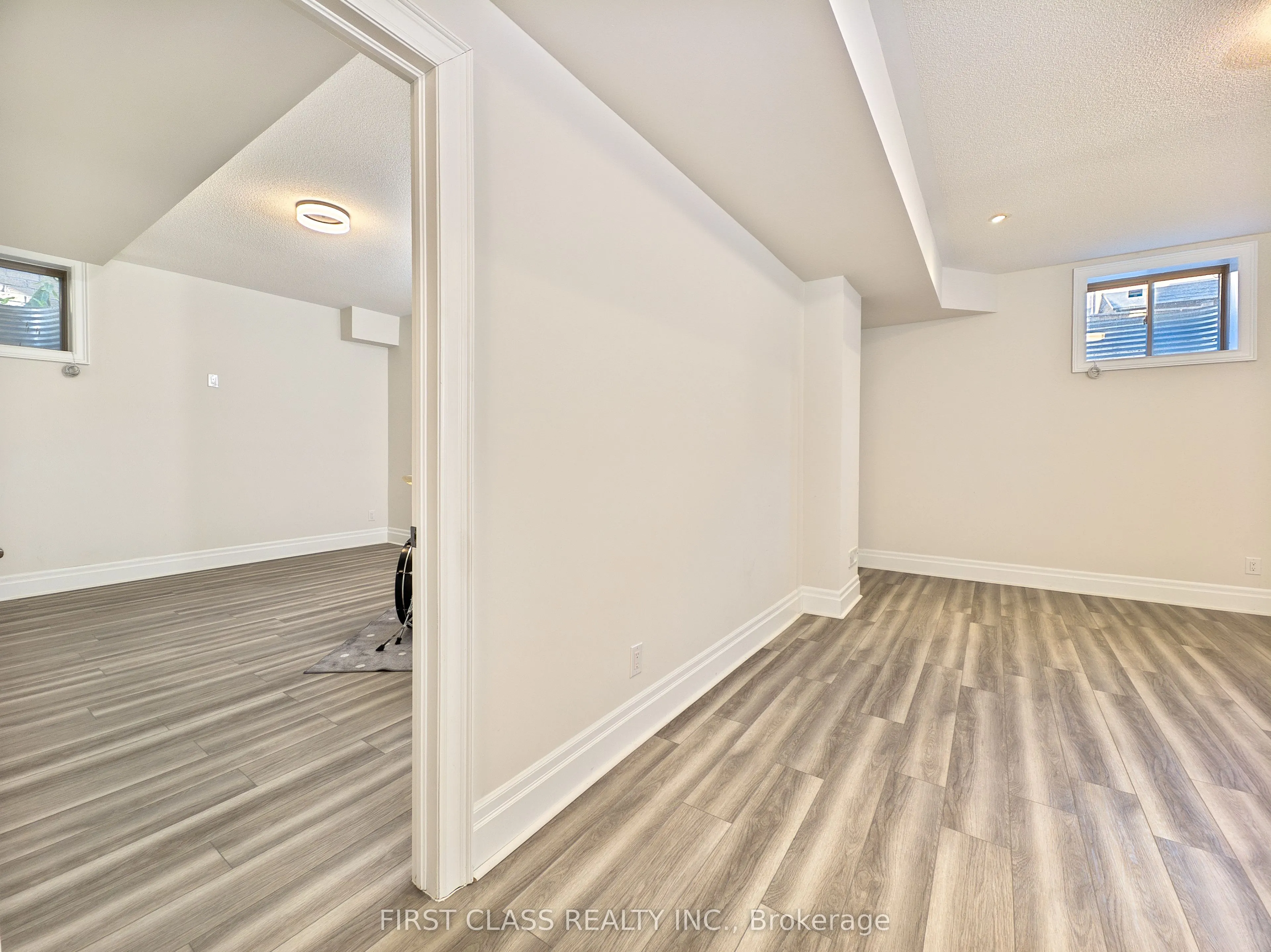 21 Rhine River Street