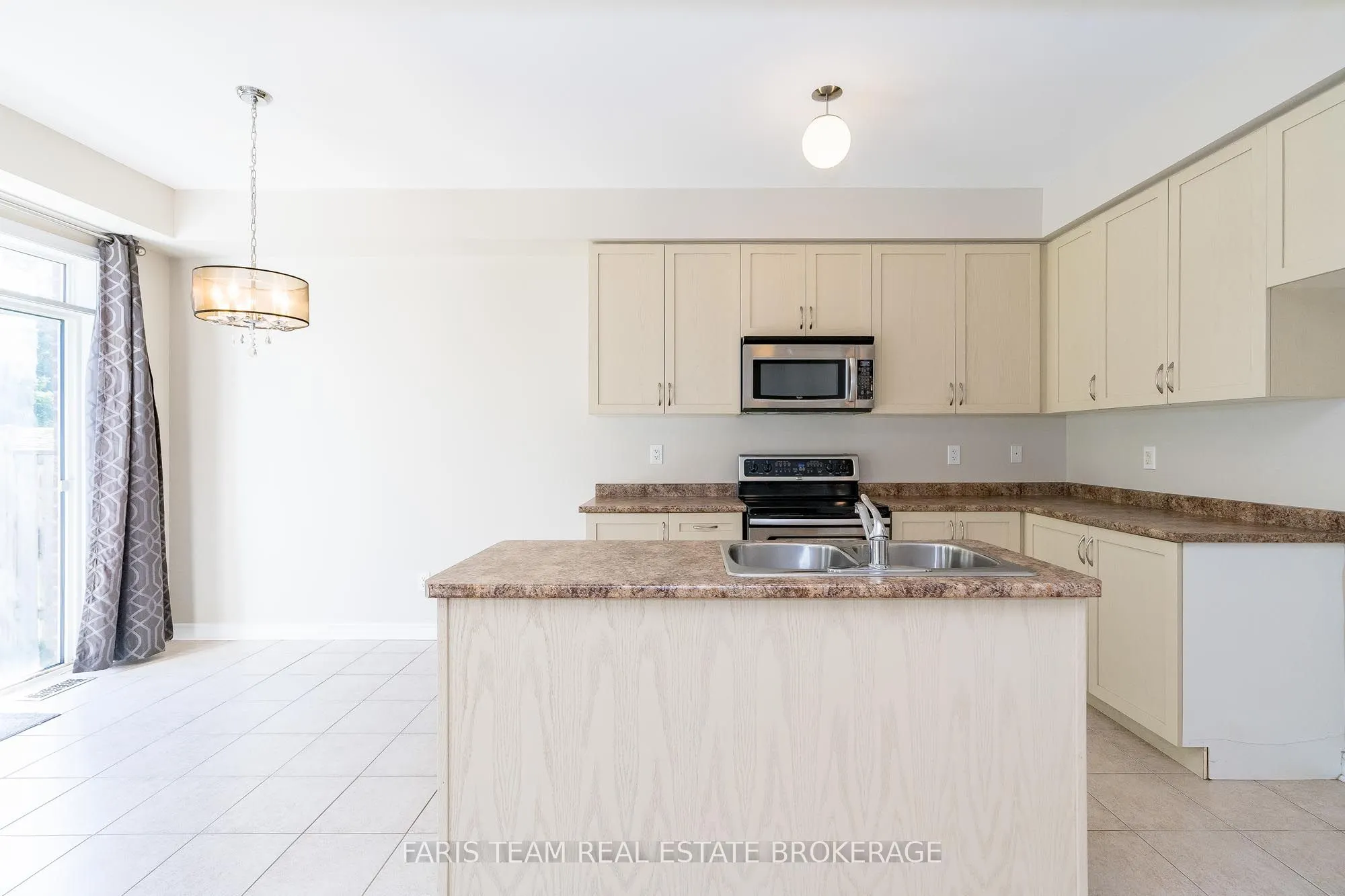 103 Collier Crescent
