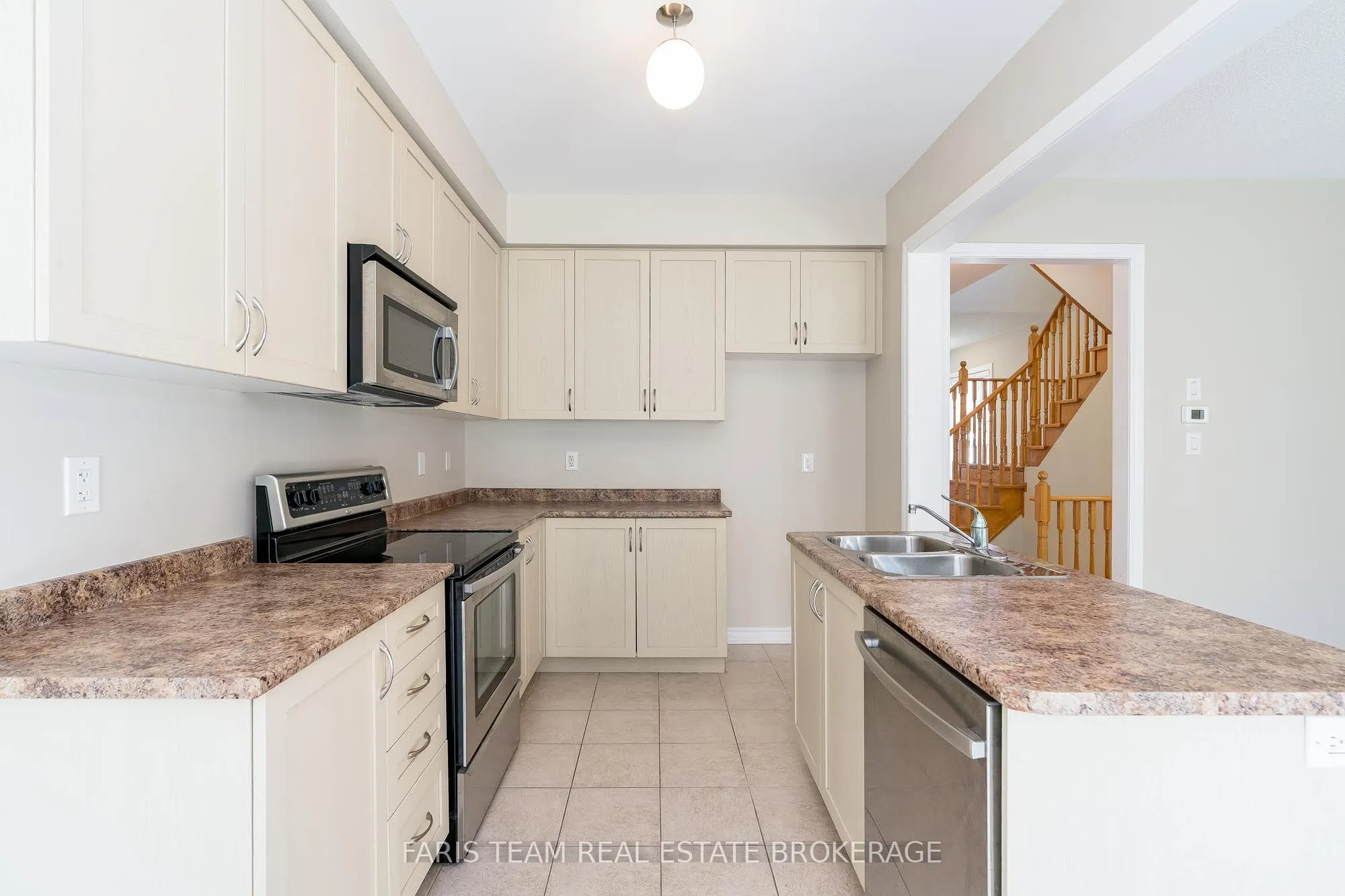 103 Collier Crescent