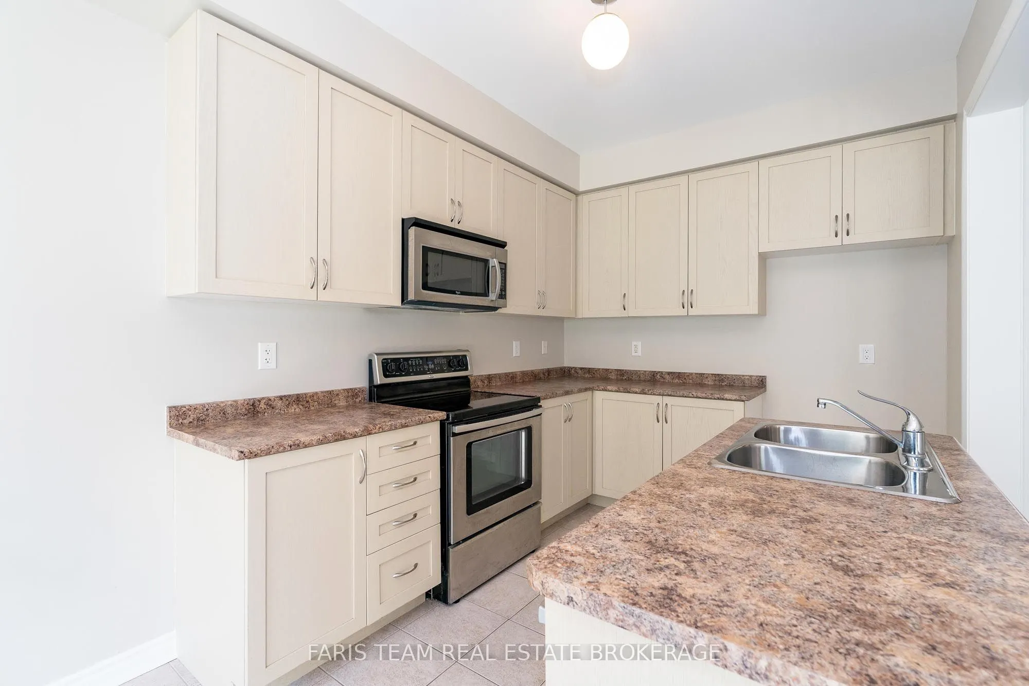 103 Collier Crescent