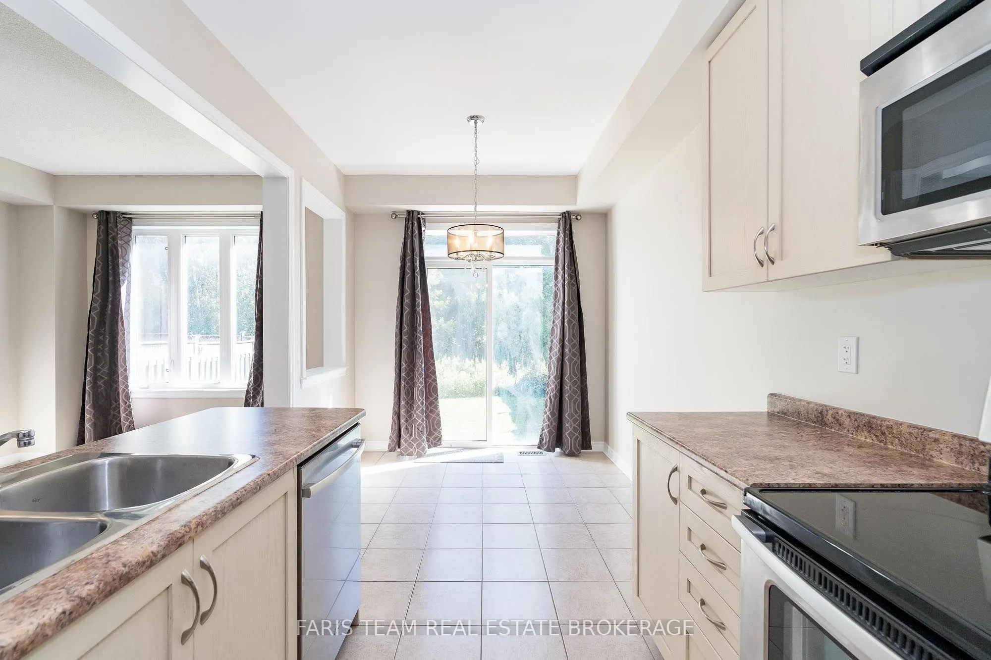 103 Collier Crescent