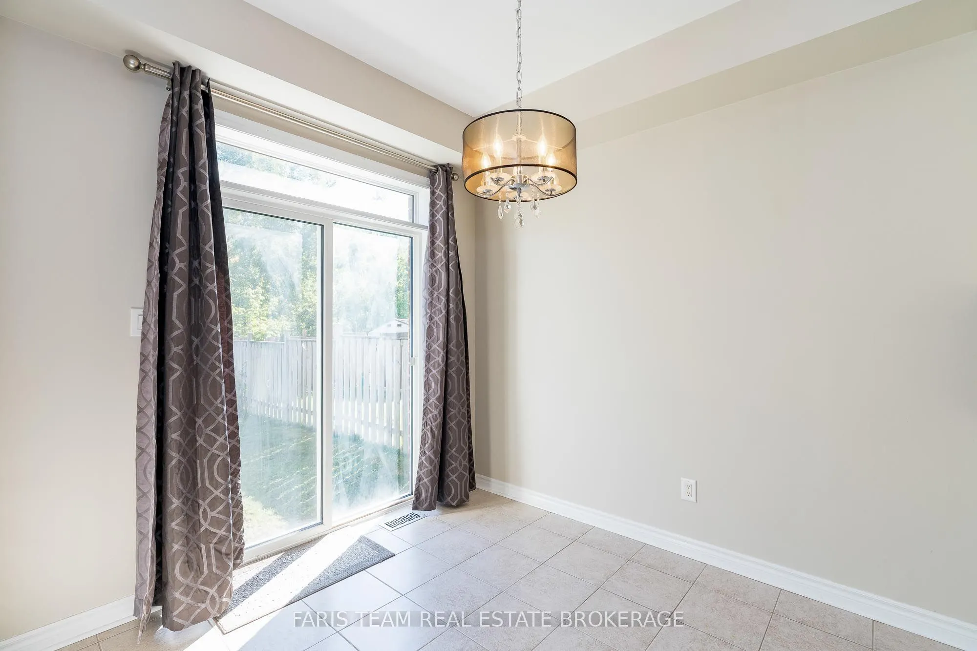 103 Collier Crescent