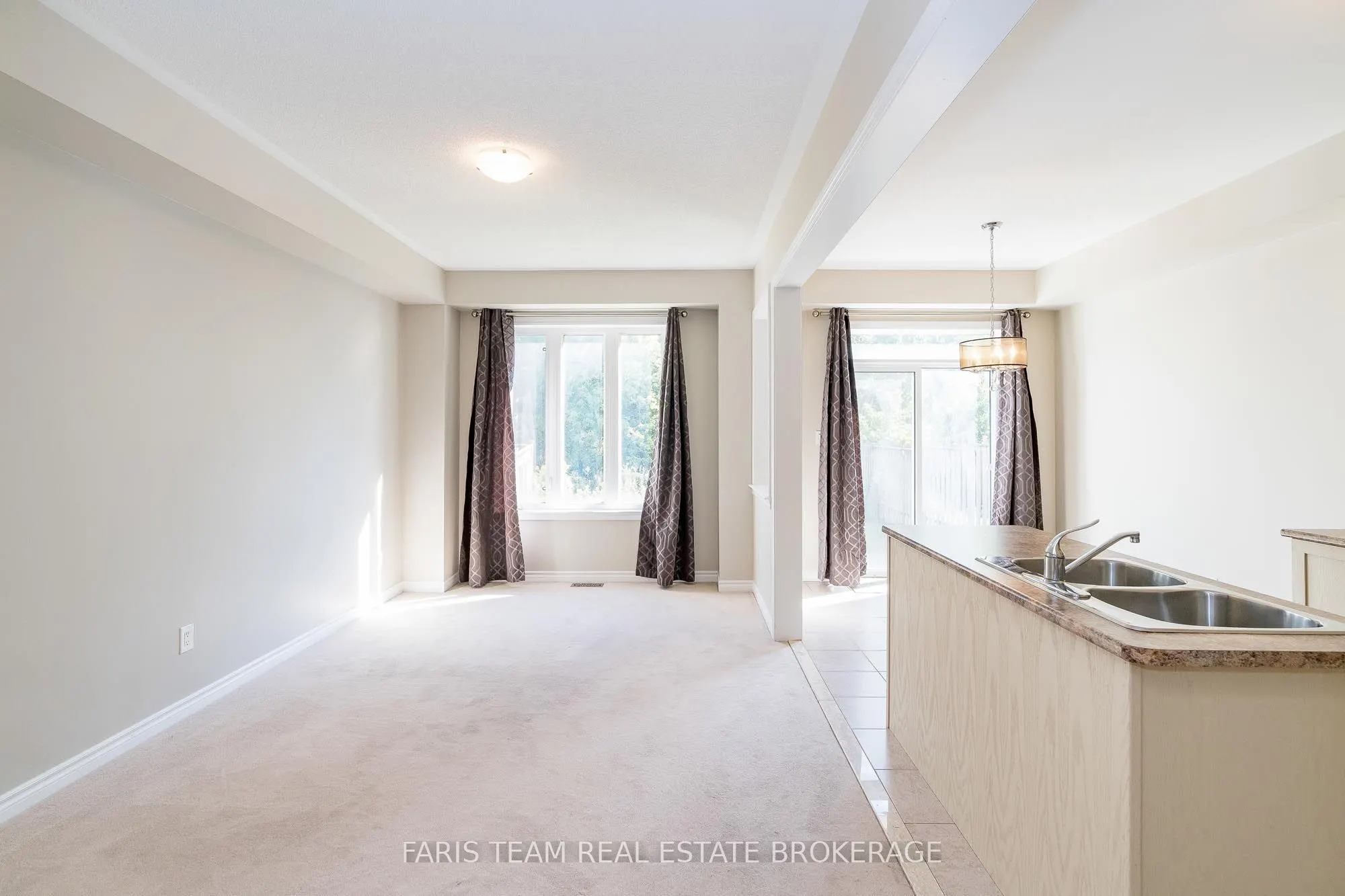103 Collier Crescent