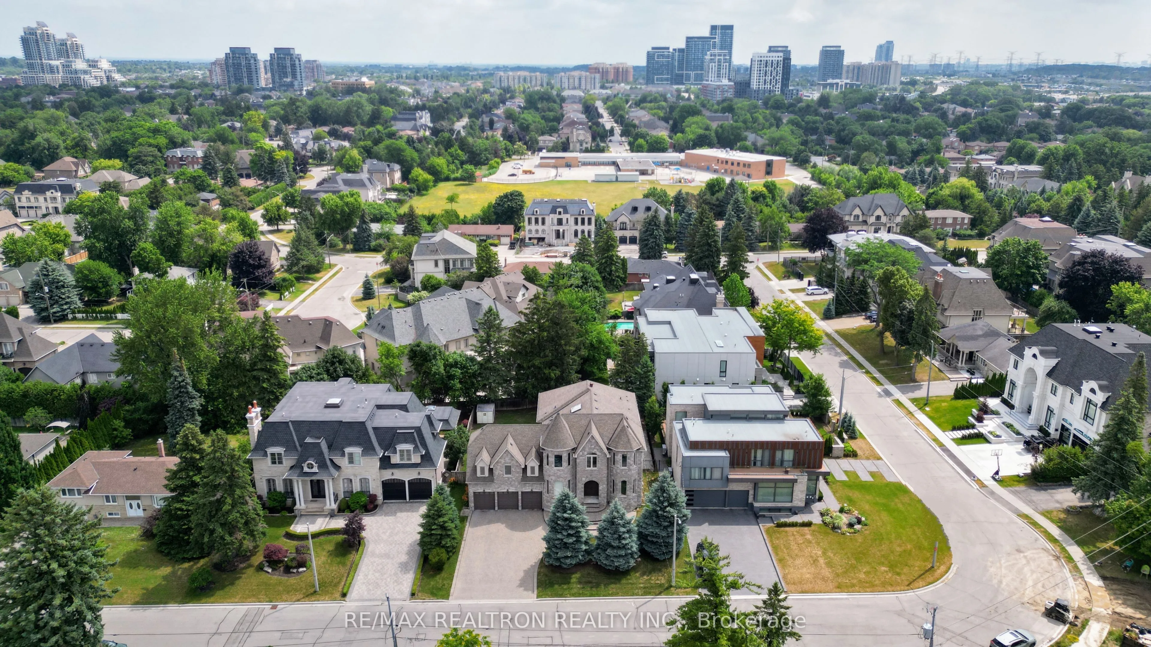 12 Orlon Crescent
