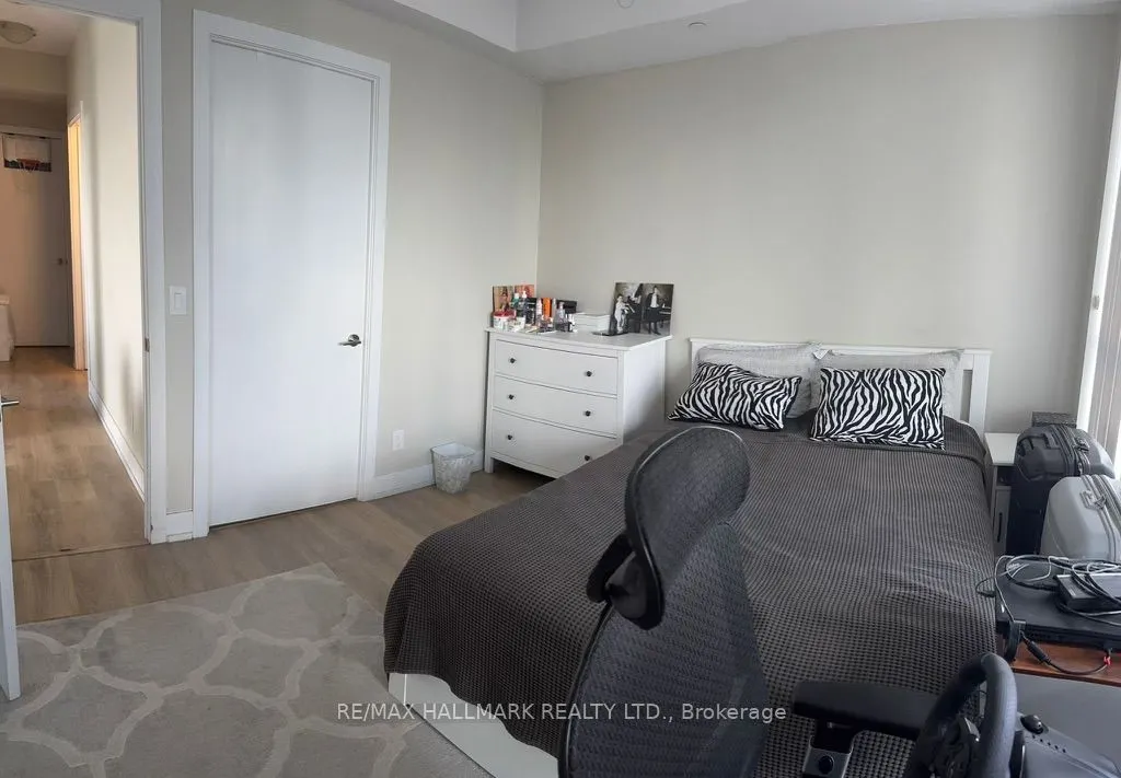 9471 Yonge Street, #1610