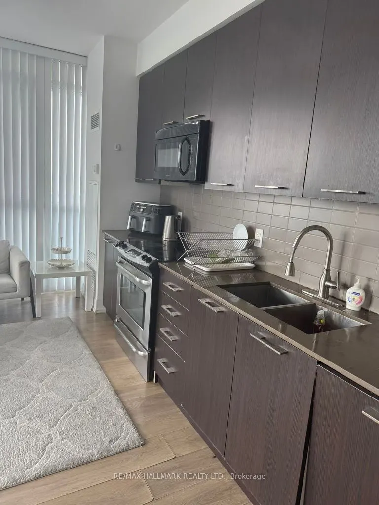 9471 Yonge Street, #1610
