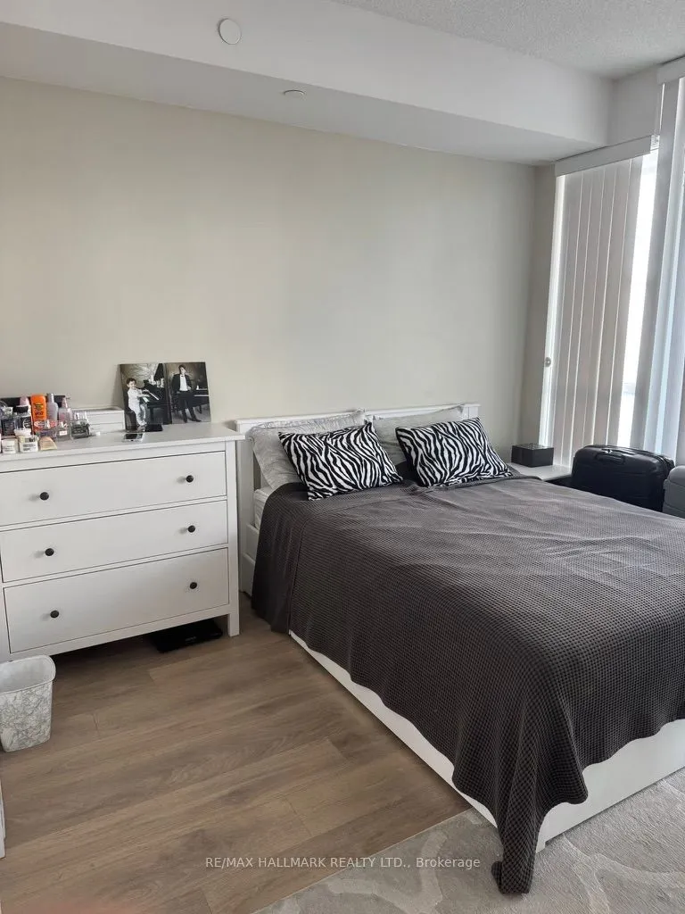 9471 Yonge Street, #1610