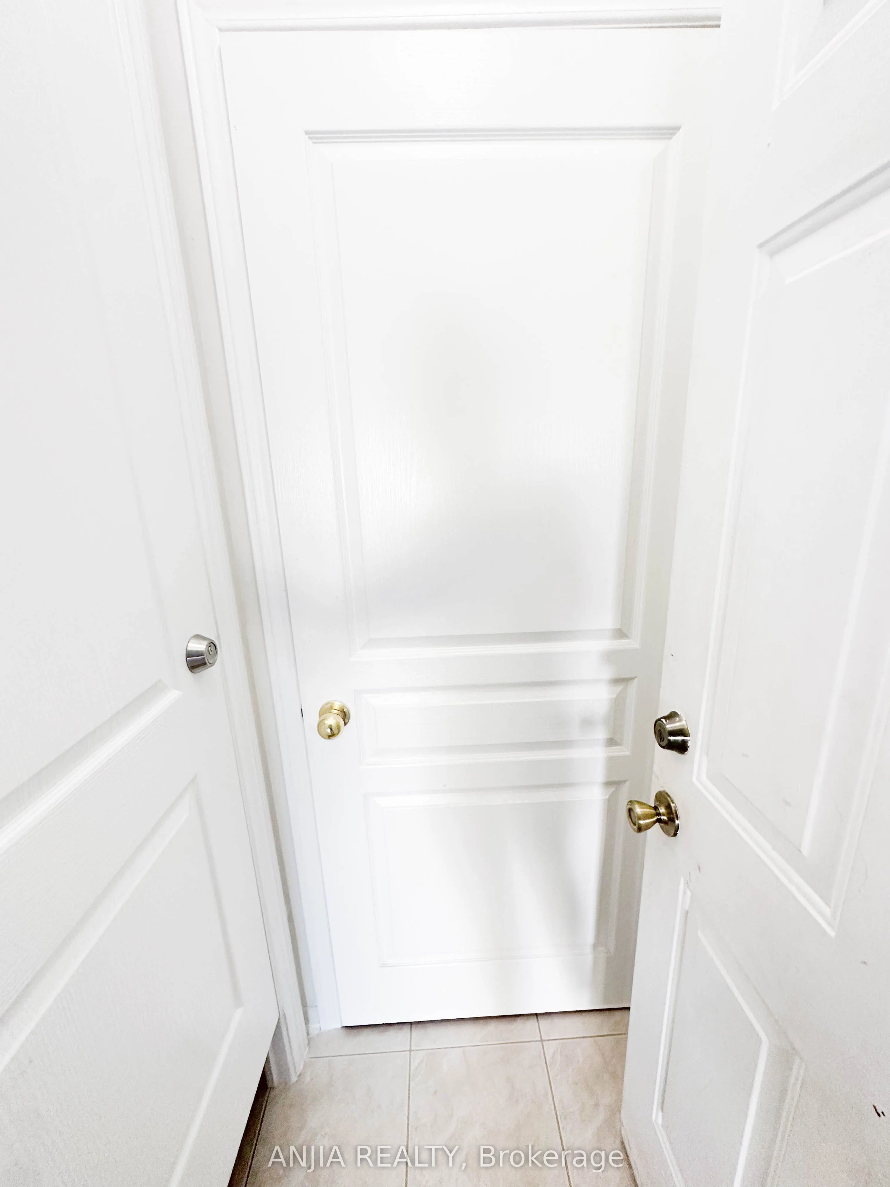 139 Hillwood Street, #Basement