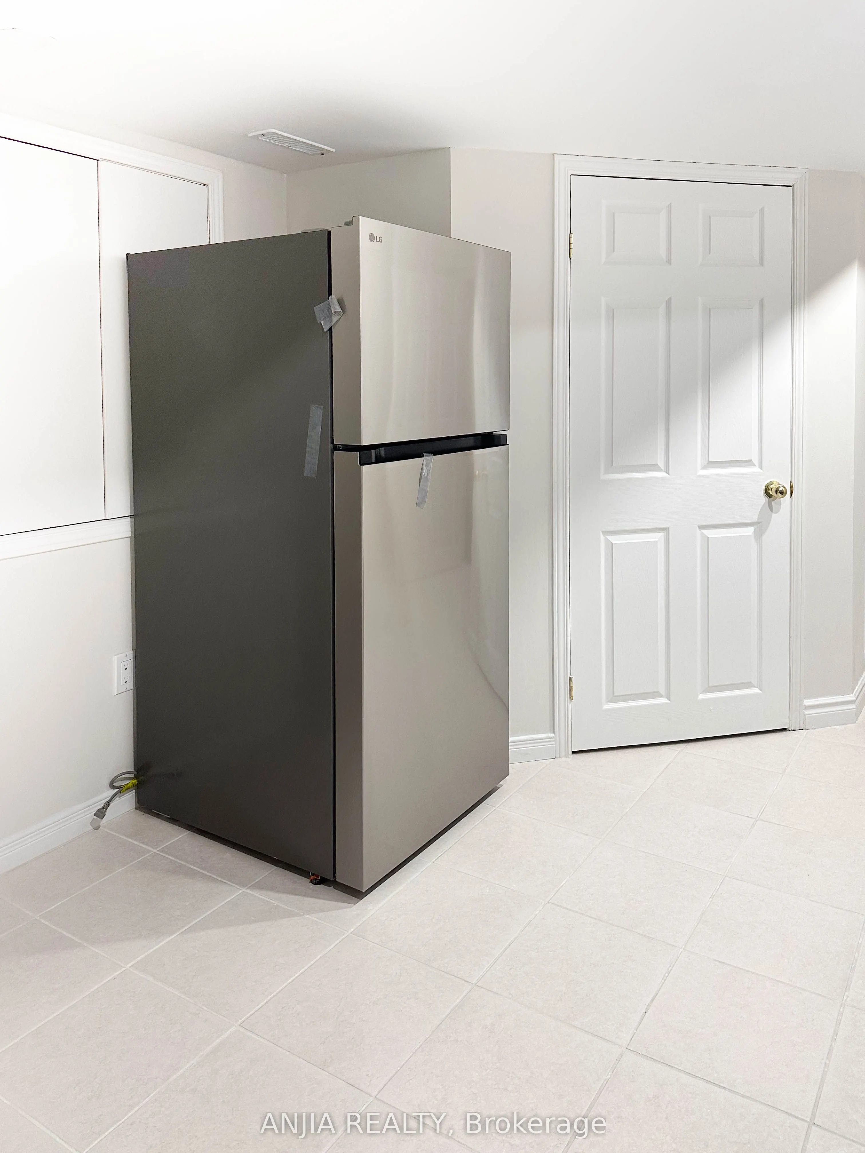 139 Hillwood Street, #Basement