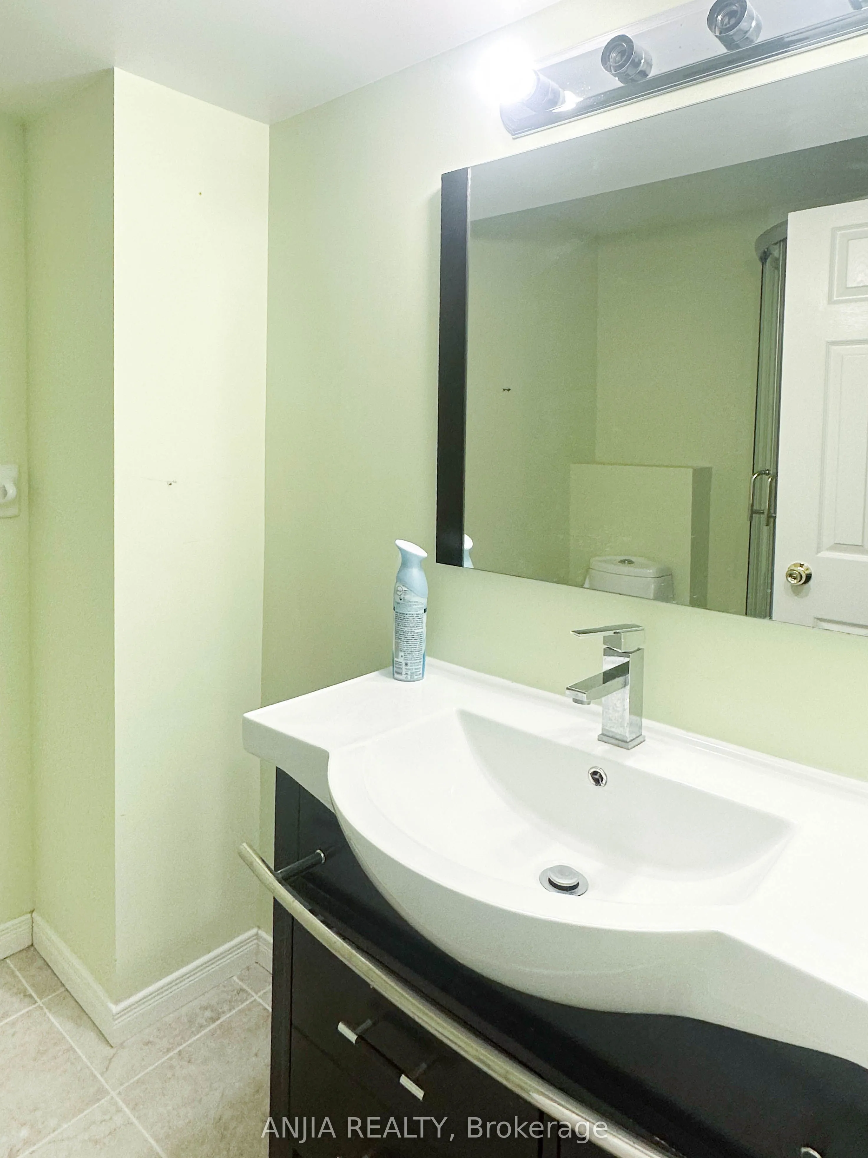 139 Hillwood Street, #Basement