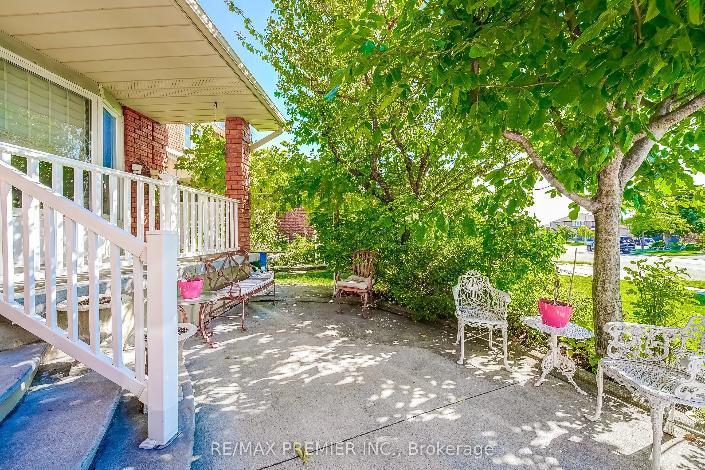 300 Belview Avenue