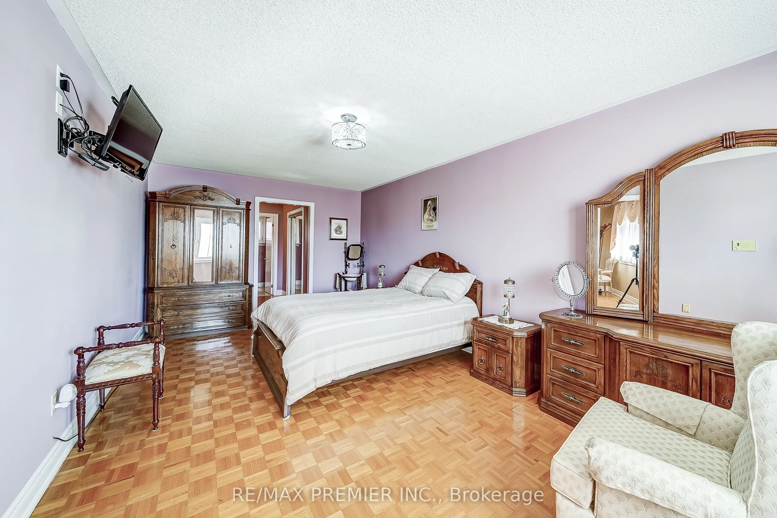 300 Belview Avenue