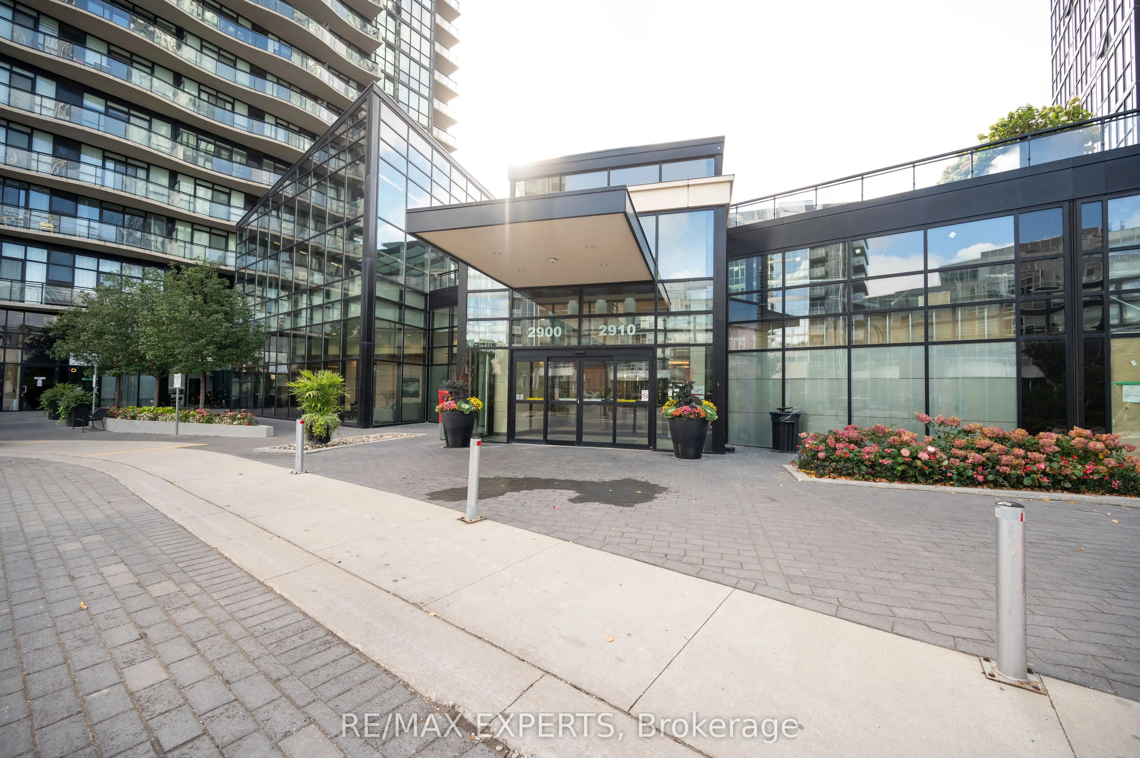 2910 Highway 7 Road W, #3002