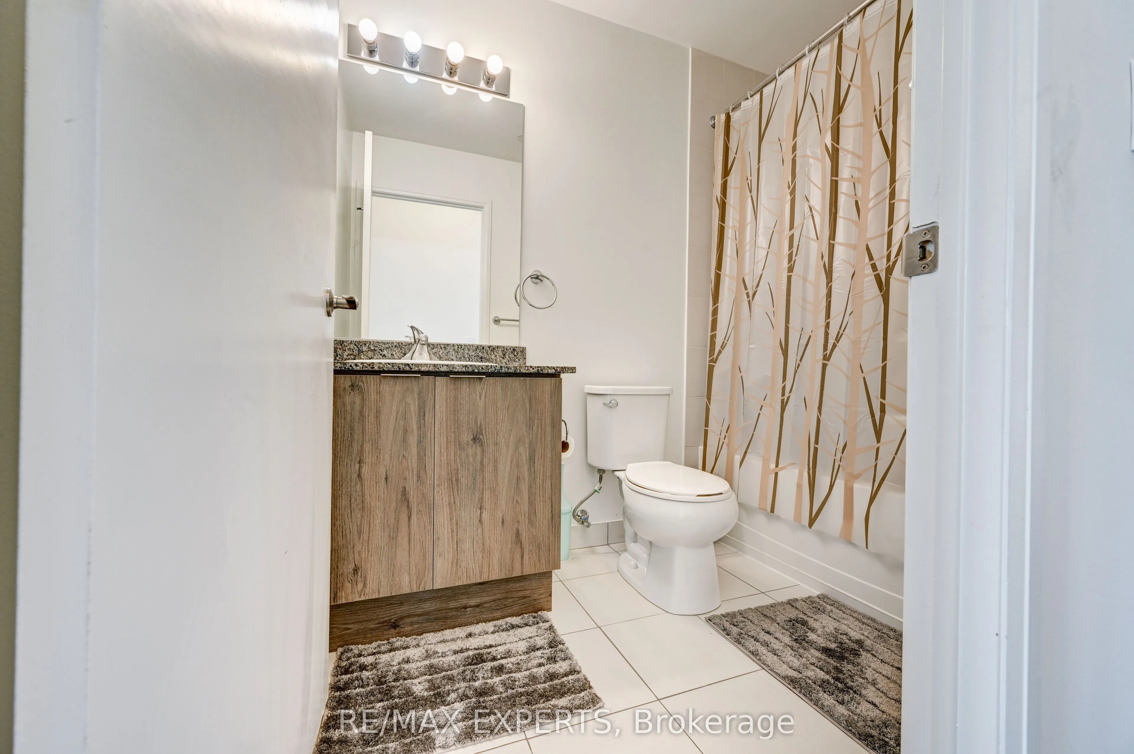2910 Highway 7 Road W, #3002