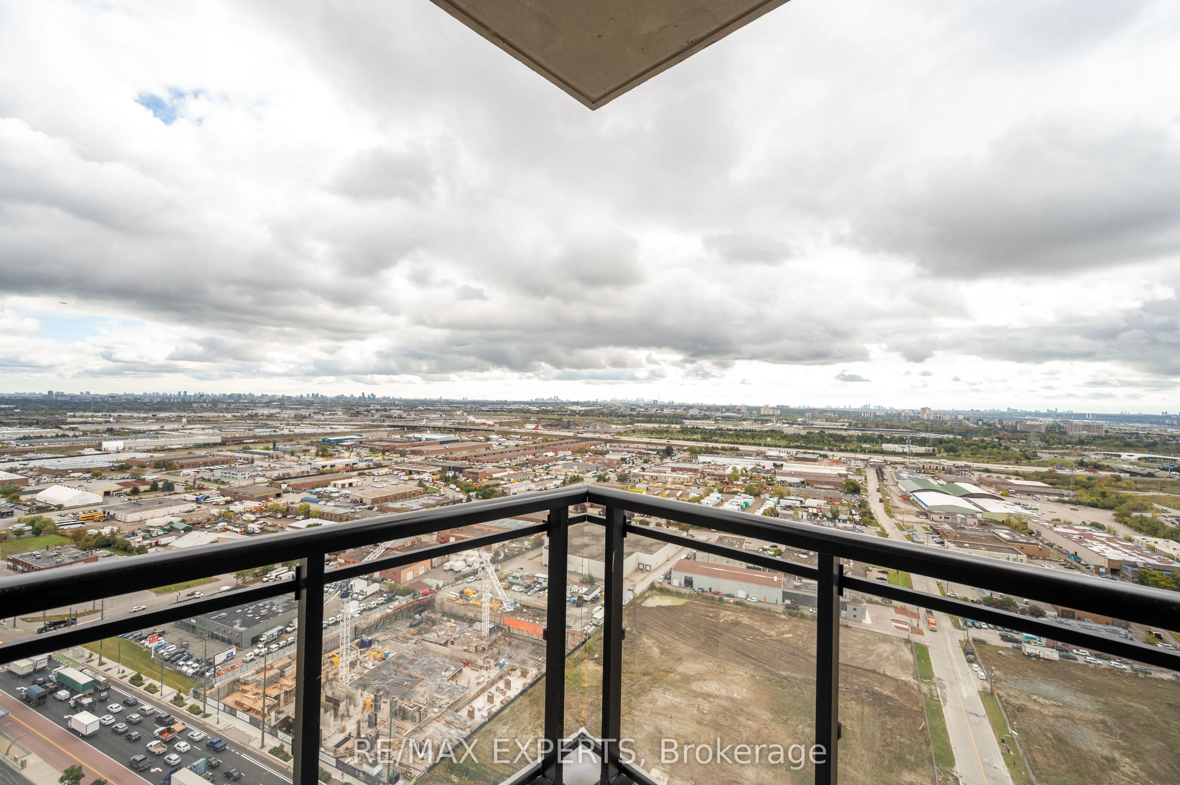 2910 Highway 7 Road W, #3002