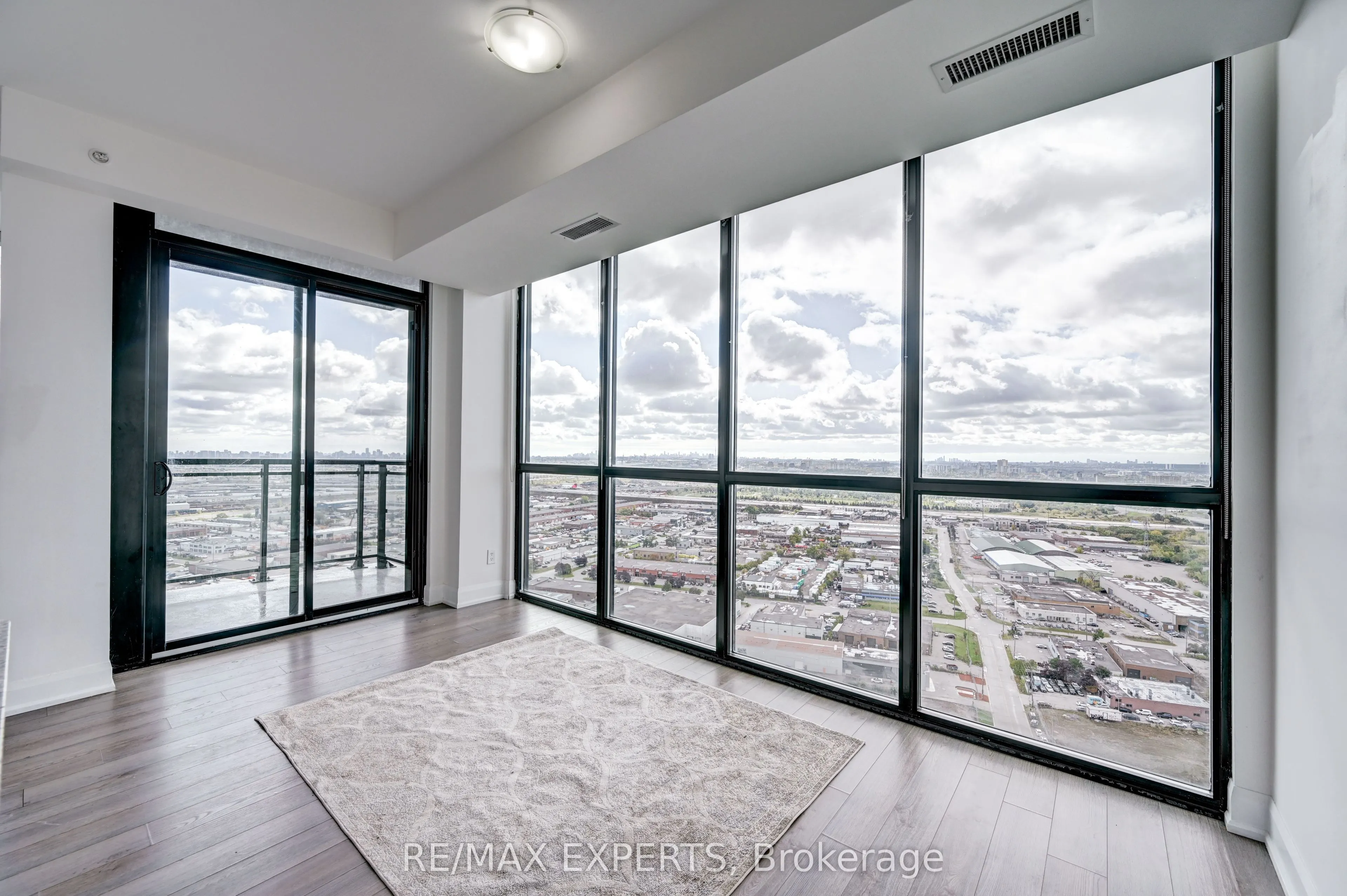 2910 Highway 7 Road W, #3002