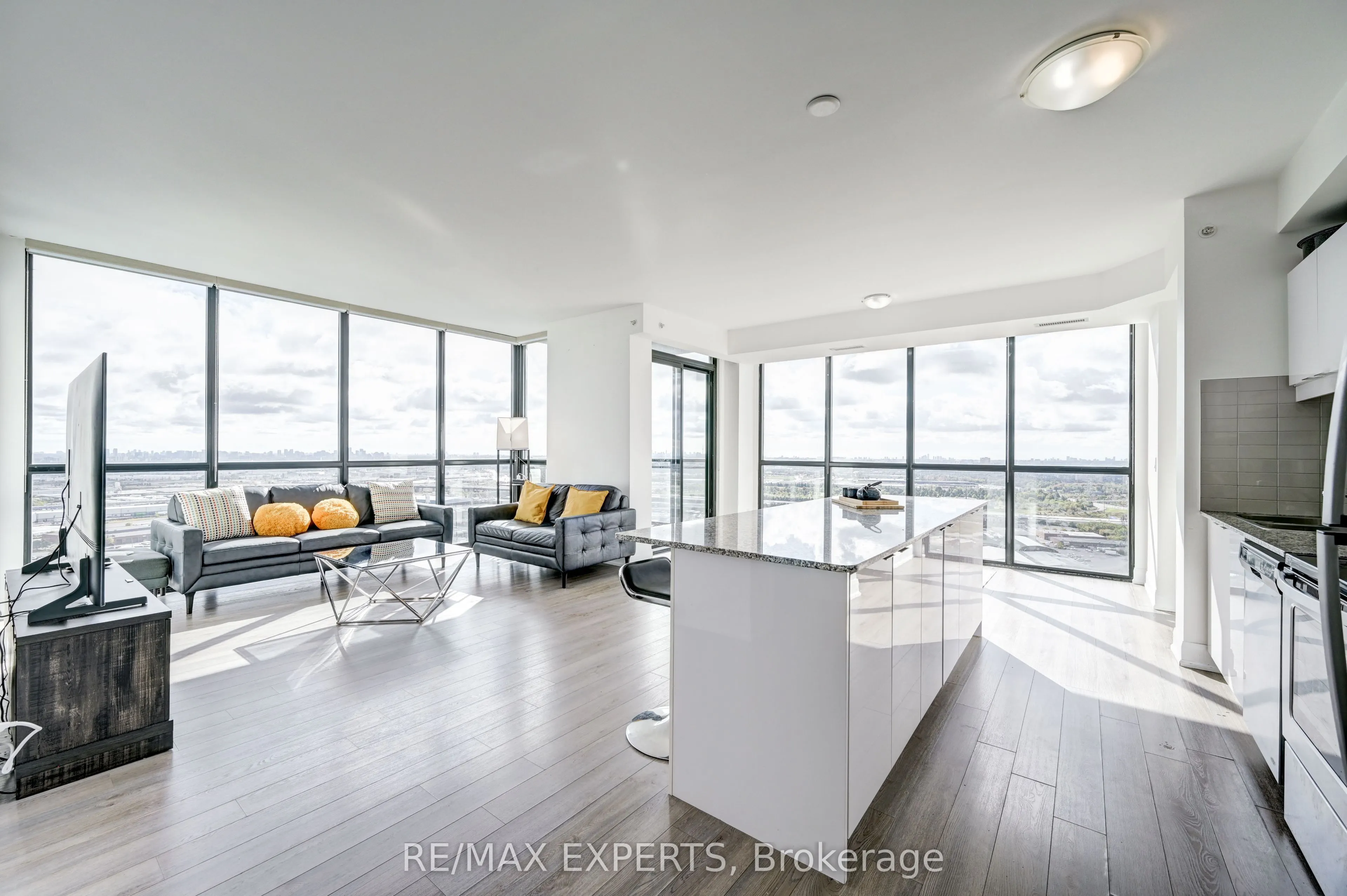 2910 Highway 7 Road W, #3002