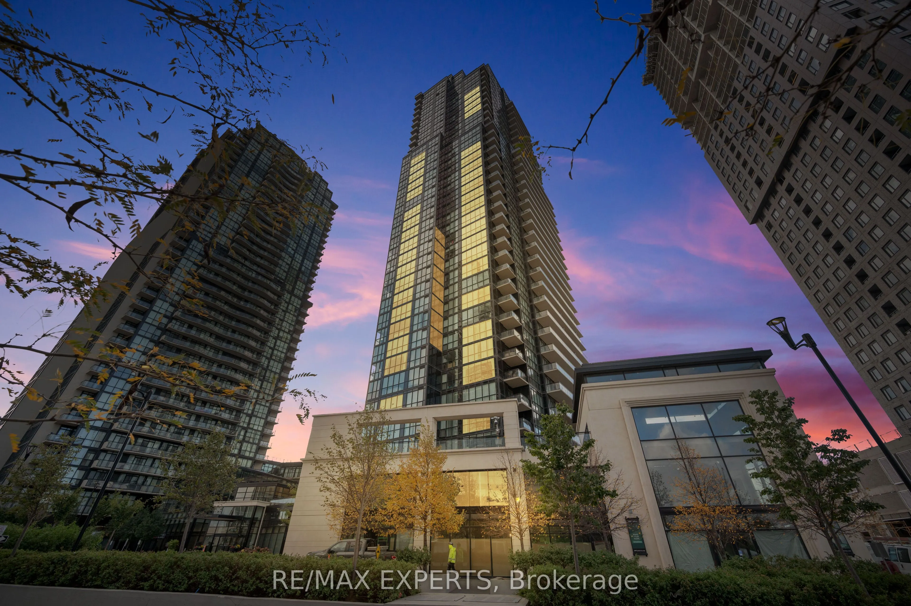 2910 Highway 7 Road W, #3002