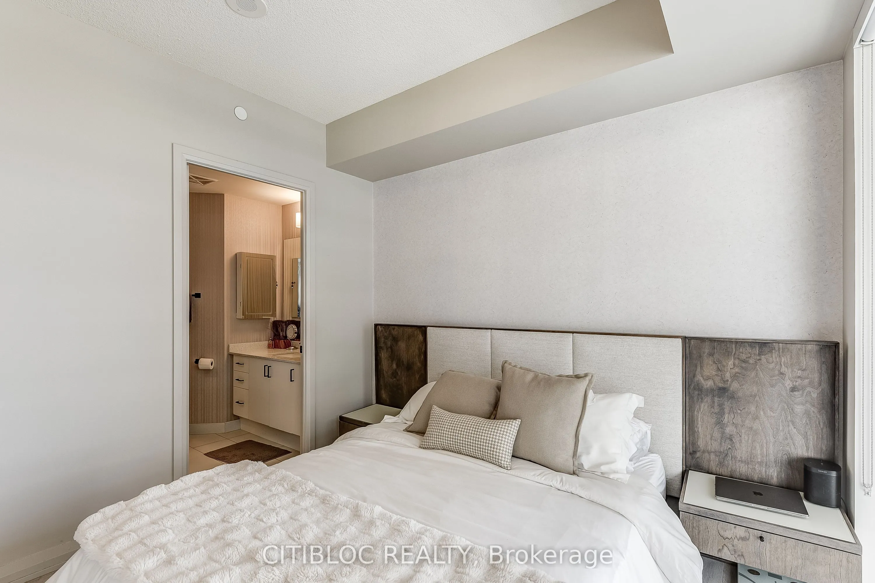 9000 Jane Street, #1408