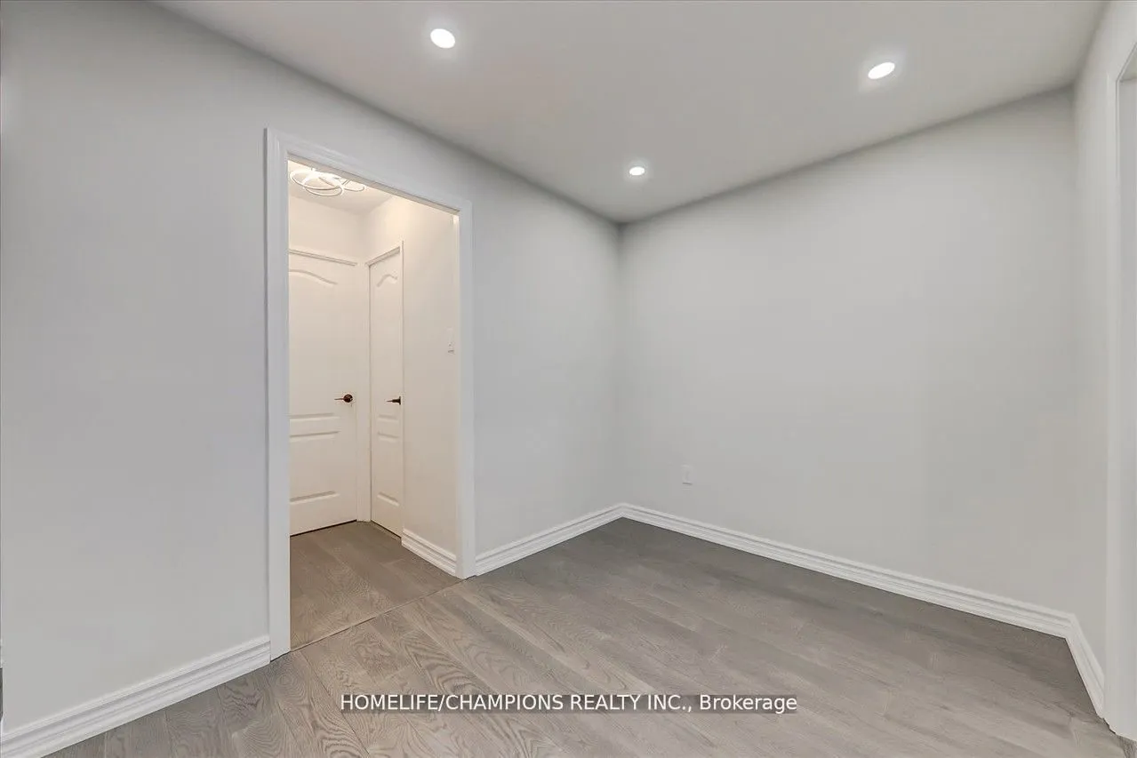 16 Elgin Street N, #325