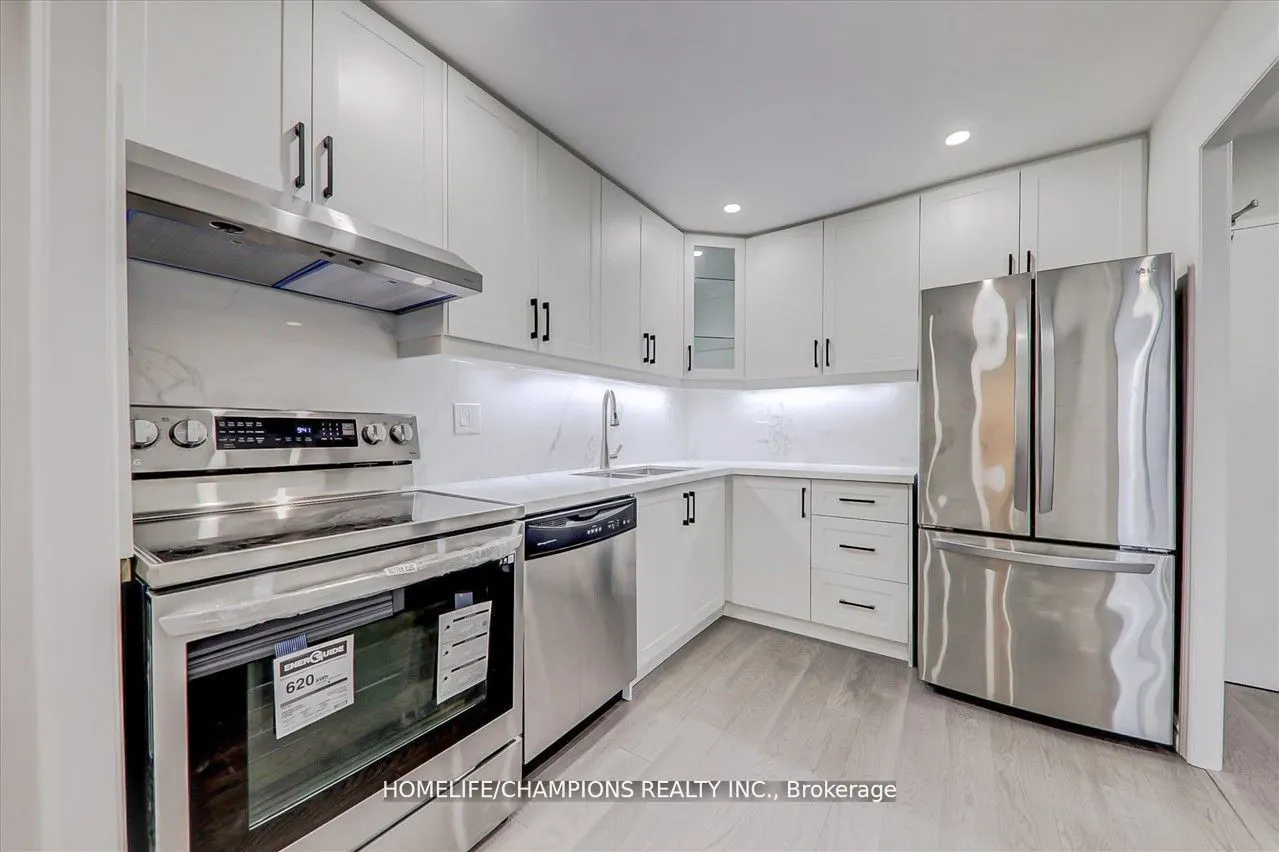 16 Elgin Street N, #325