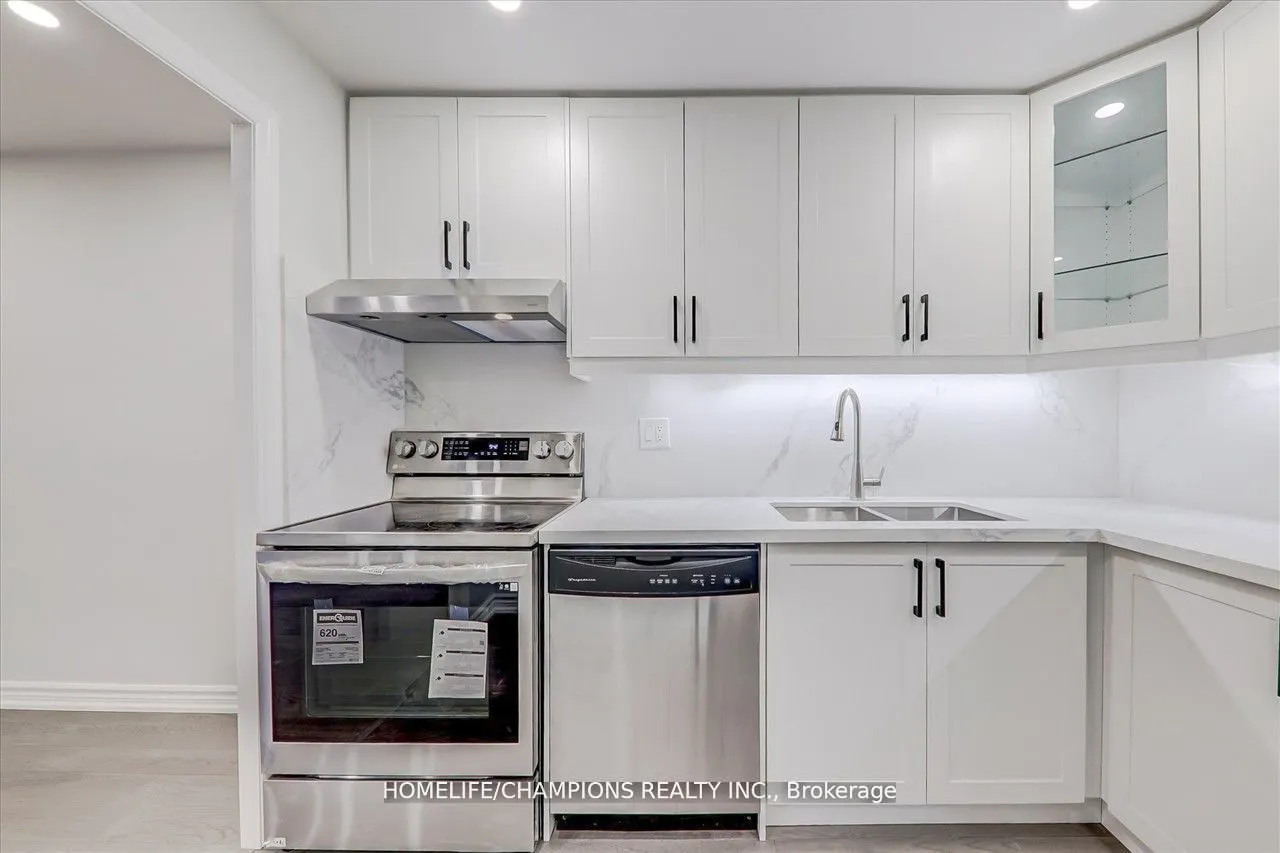 16 Elgin Street N, #325