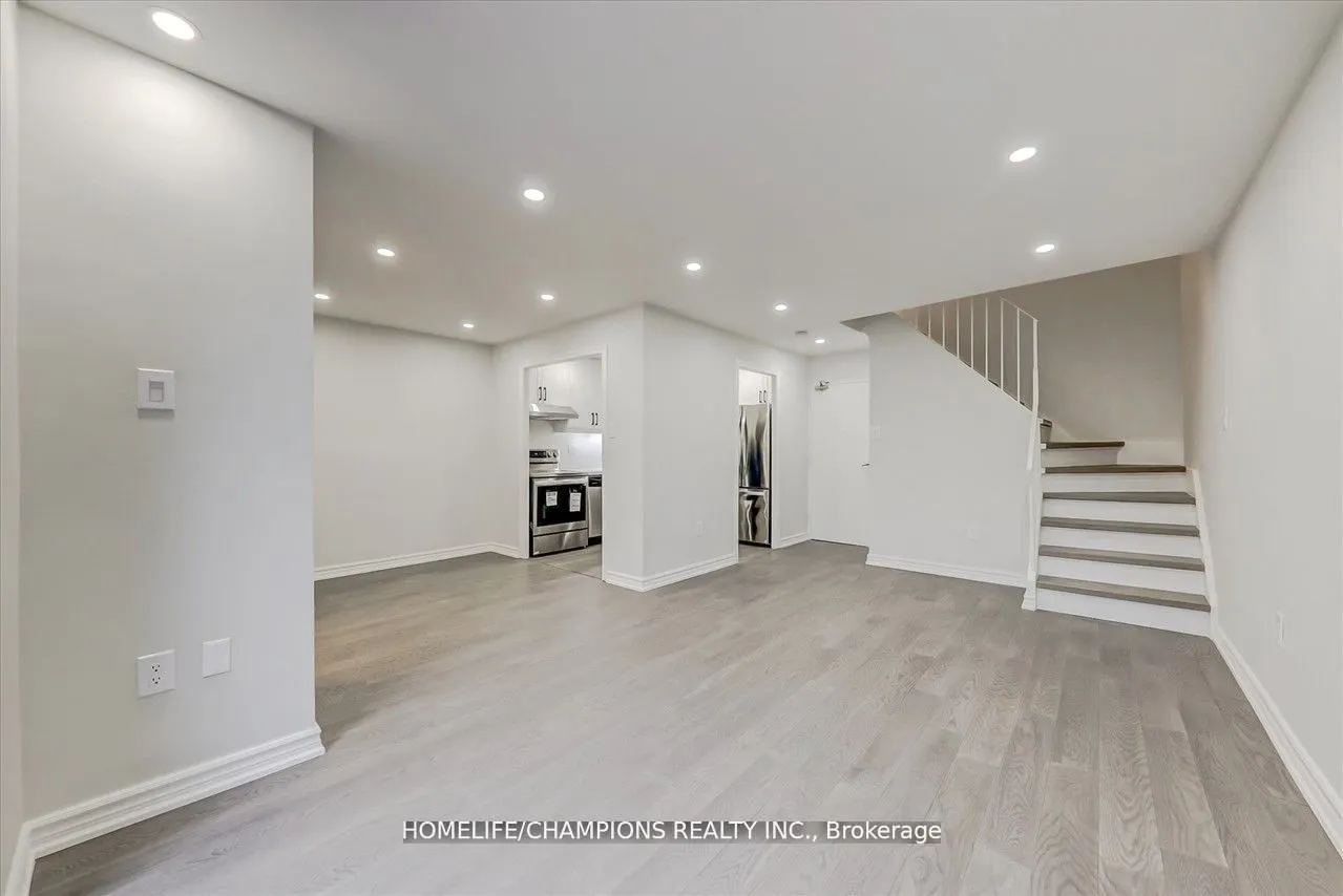 16 Elgin Street N, #325
