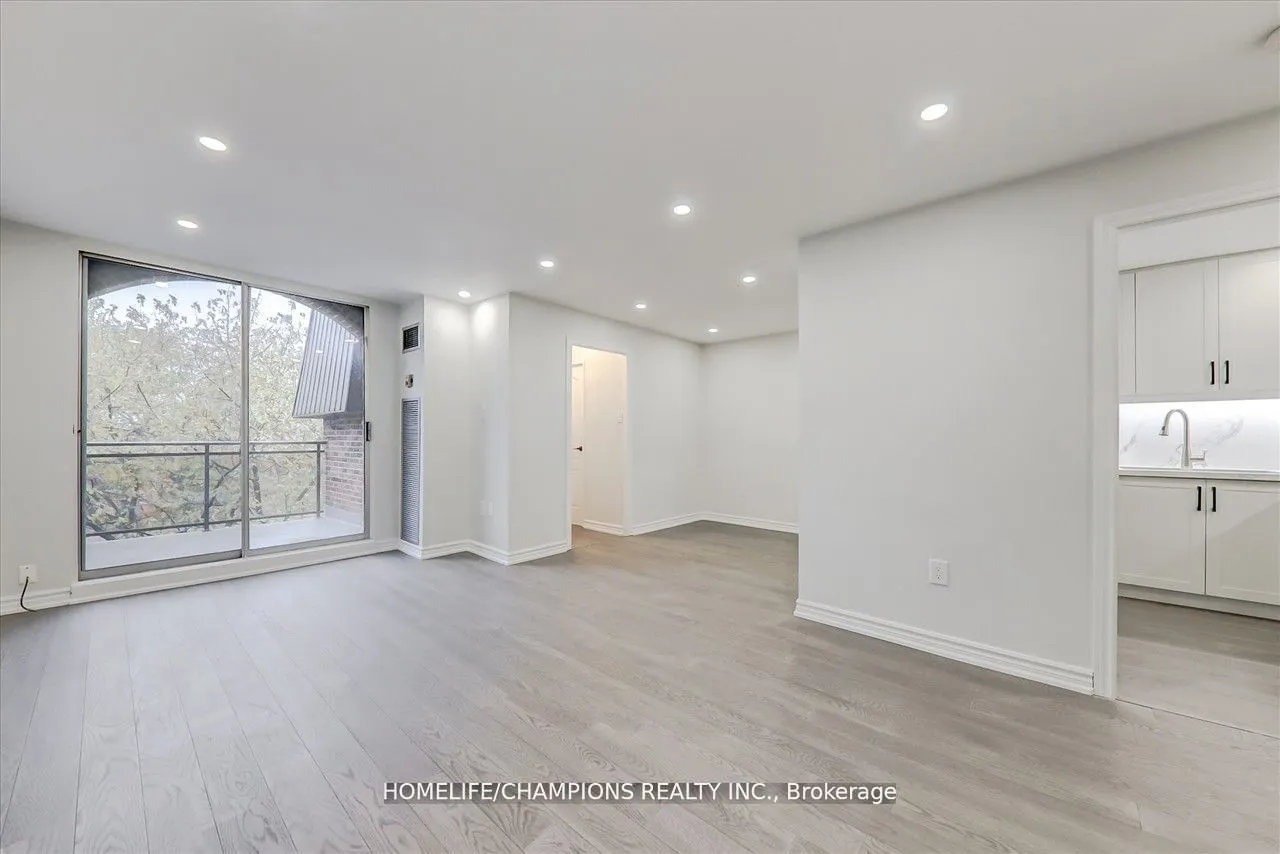 16 Elgin Street N, #325