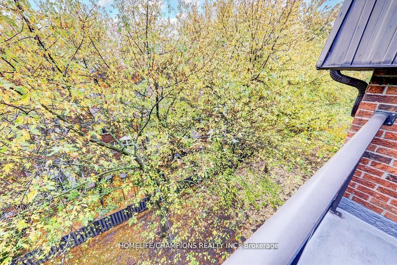 16 Elgin Street N, #325