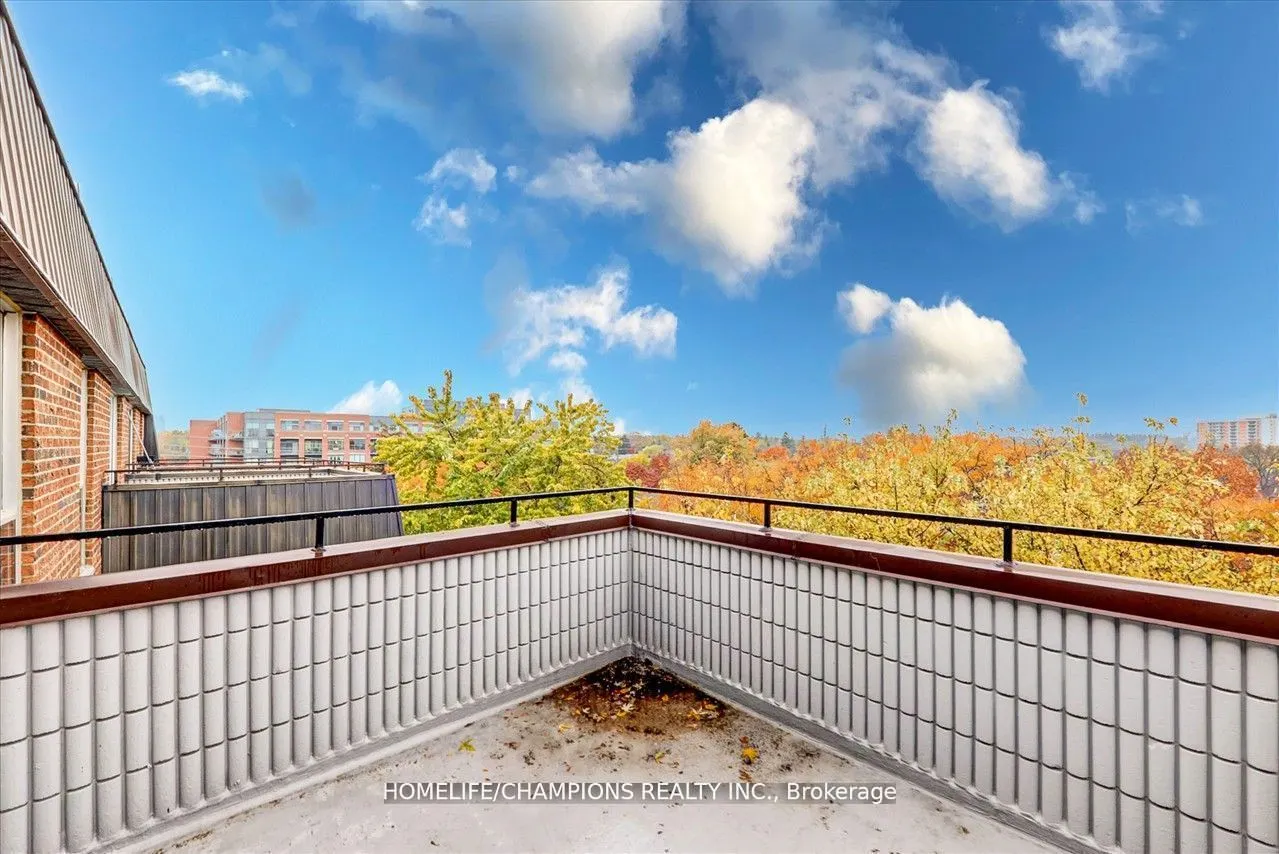 16 Elgin Street N, #325