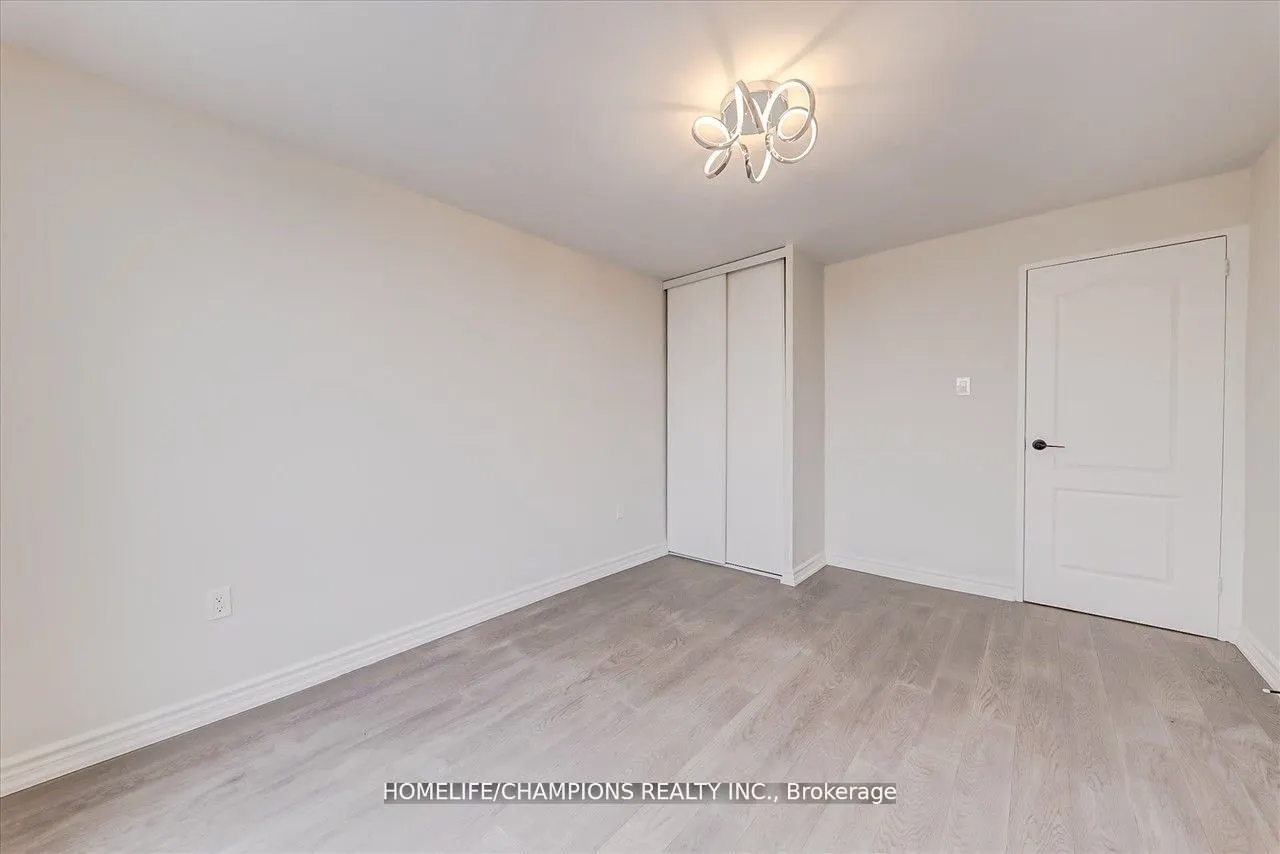 16 Elgin Street N, #325