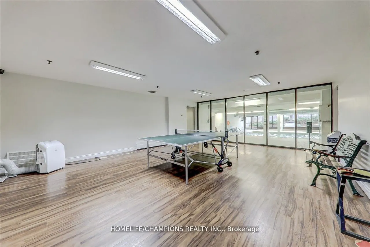 16 Elgin Street N, #325