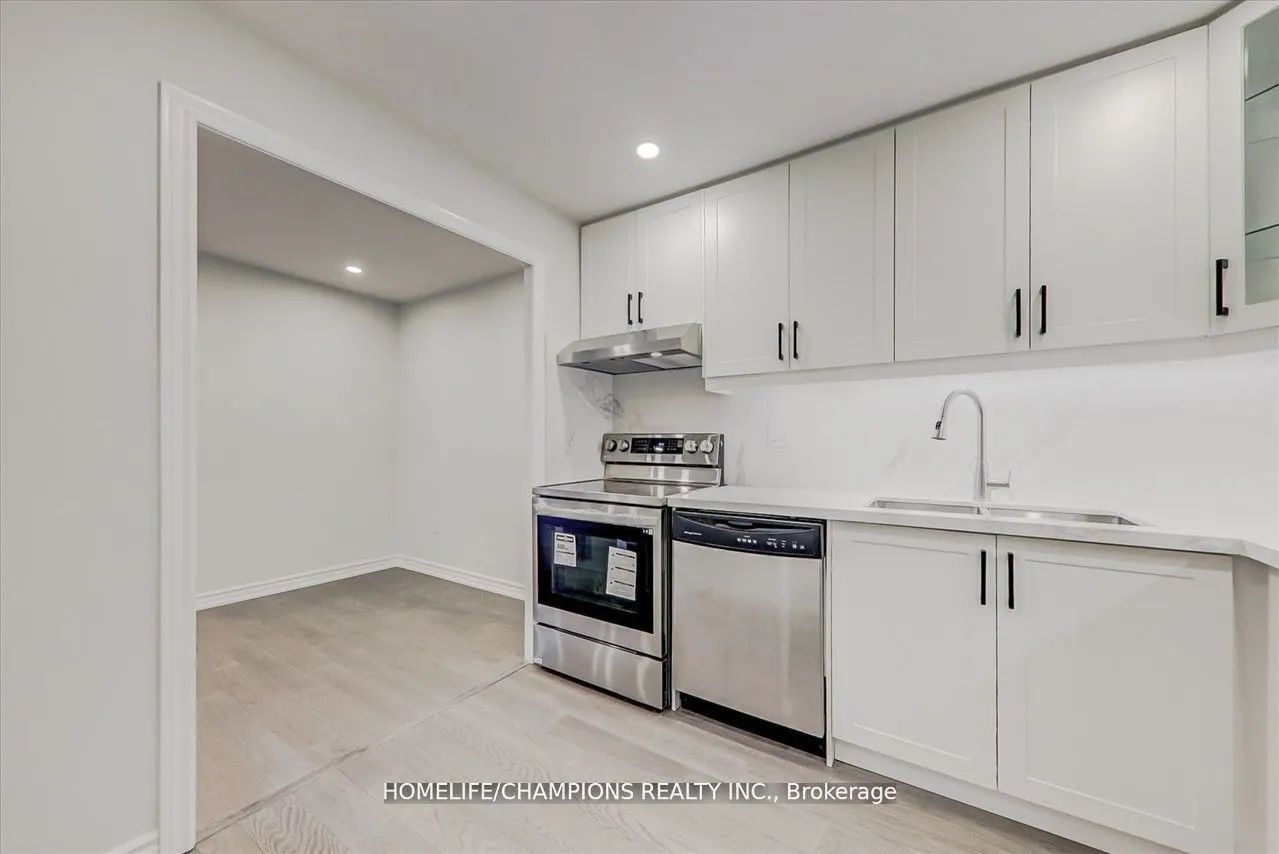 16 Elgin Street N, #325