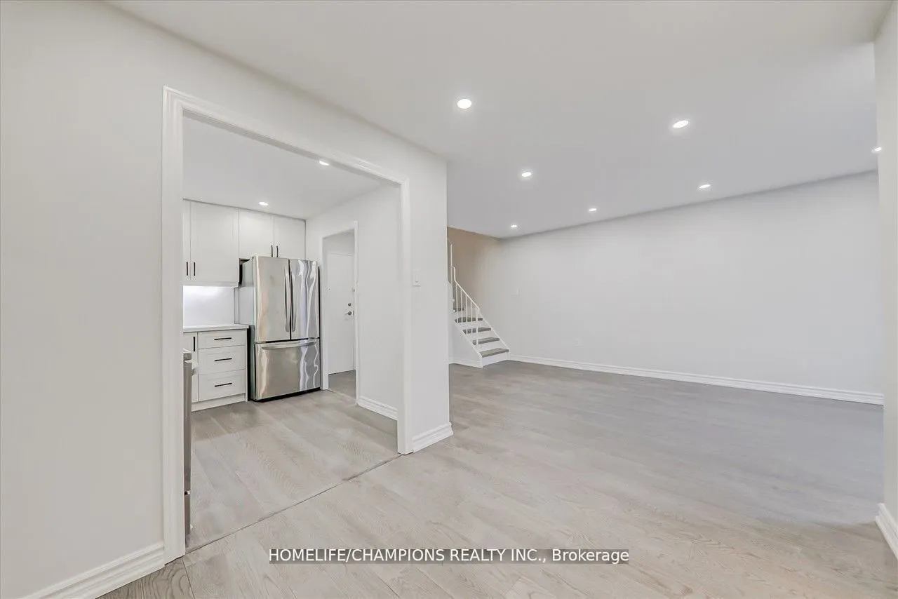 16 Elgin Street N, #325