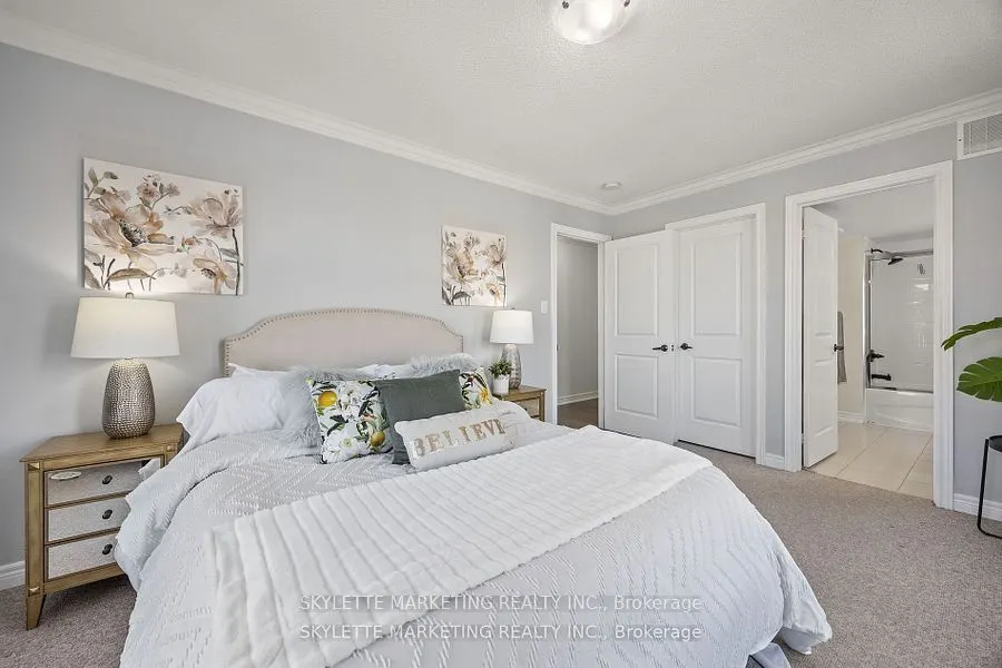 2 Cornerbank Crescent