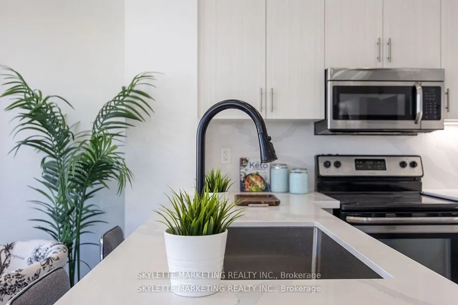 2 Cornerbank Crescent