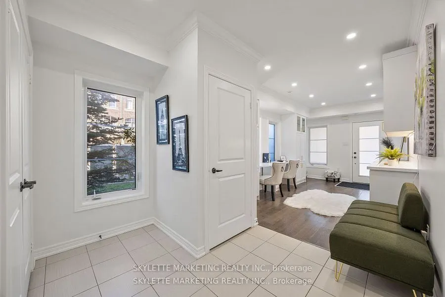 2 Cornerbank Crescent
