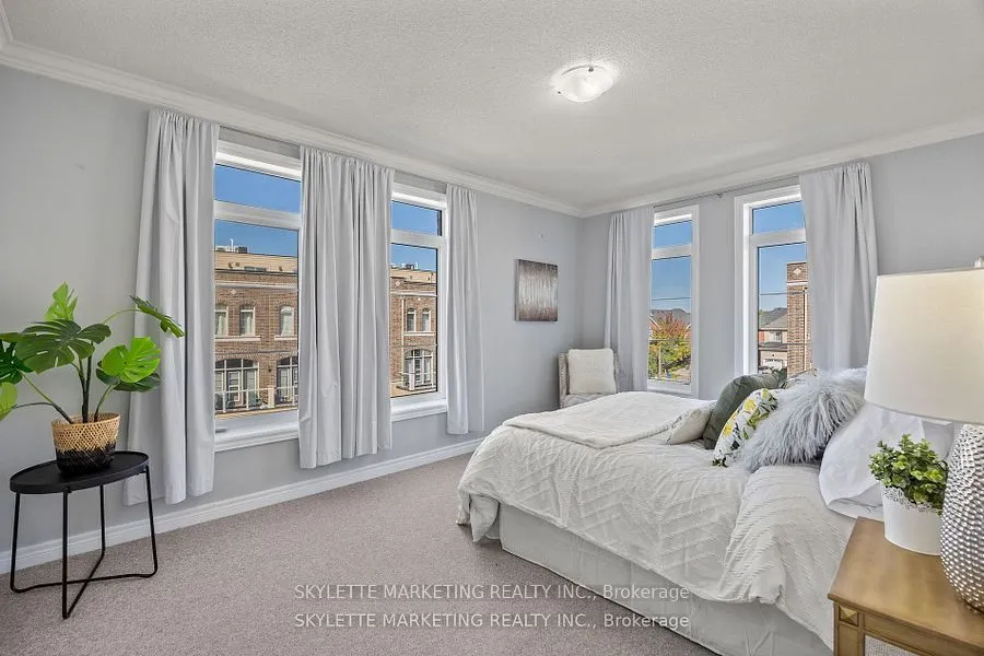 2 Cornerbank Crescent