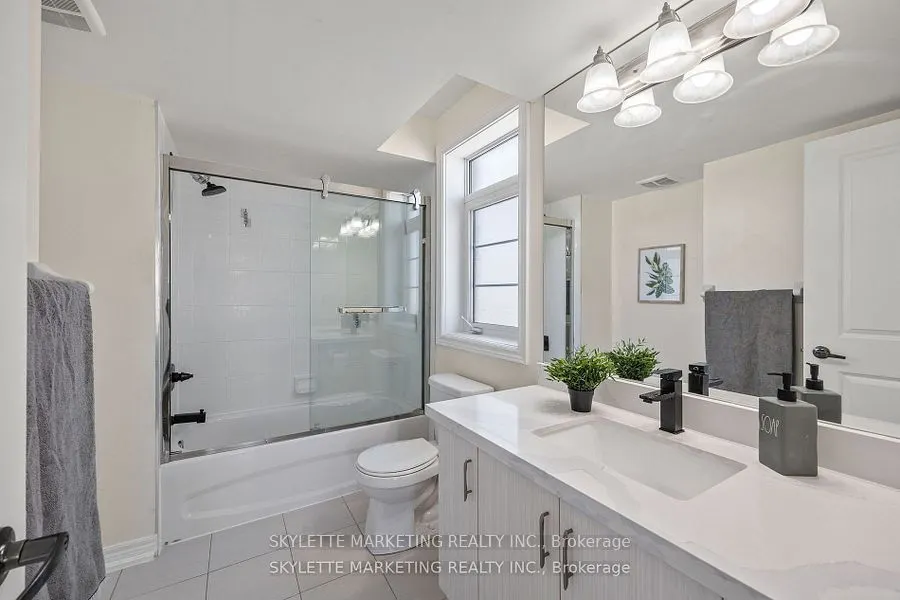 2 Cornerbank Crescent
