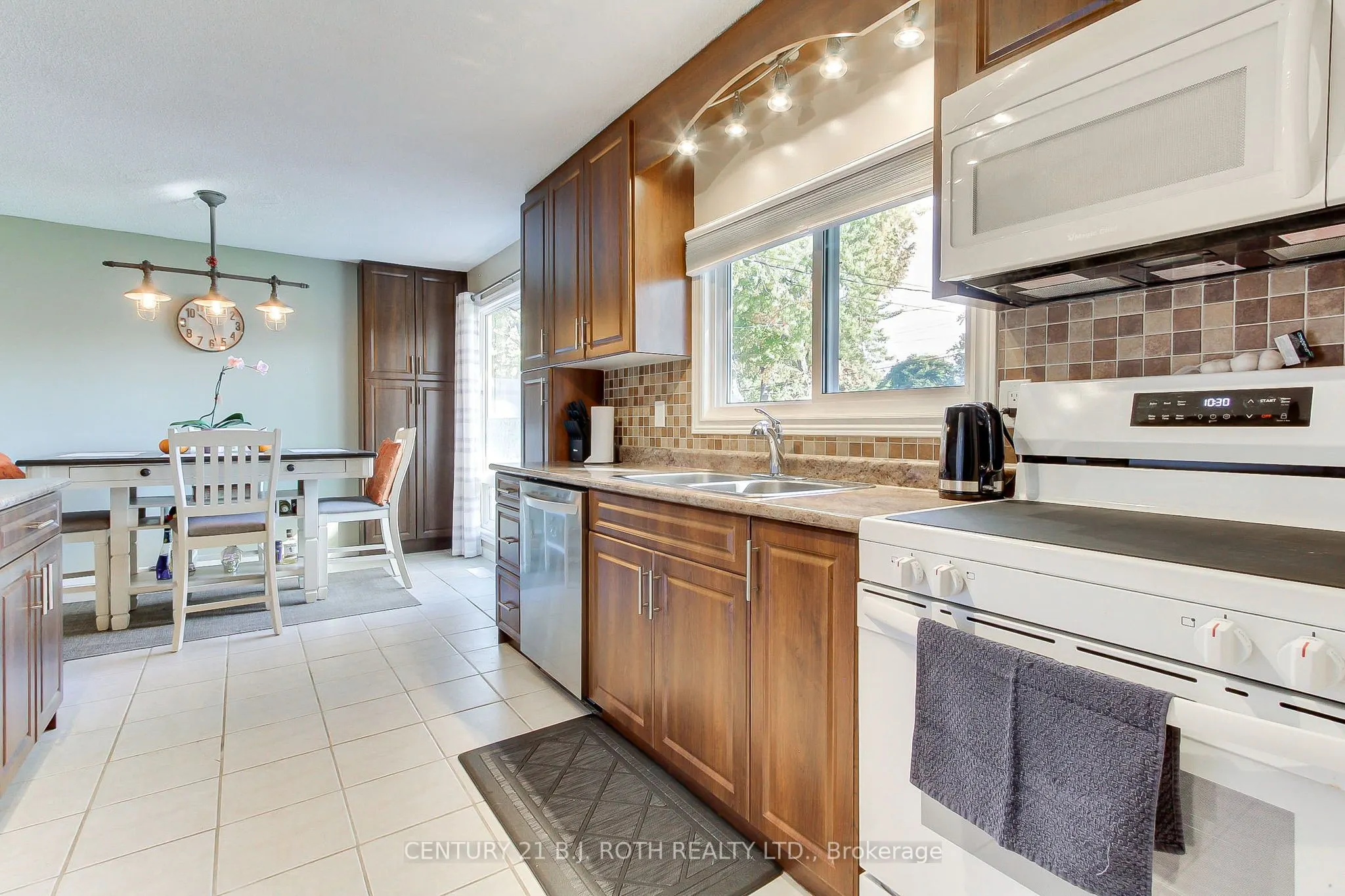 32 Franklin Beach Road