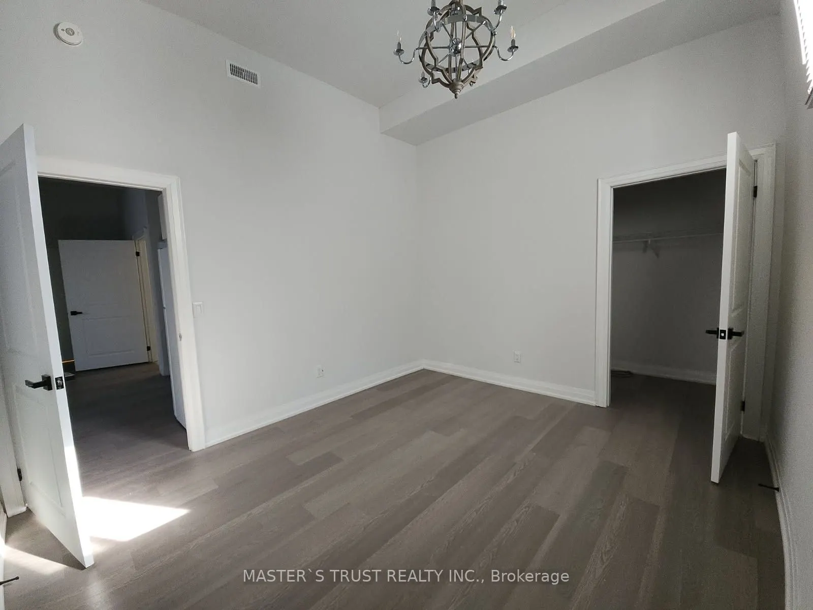 54 Main Street S, #3