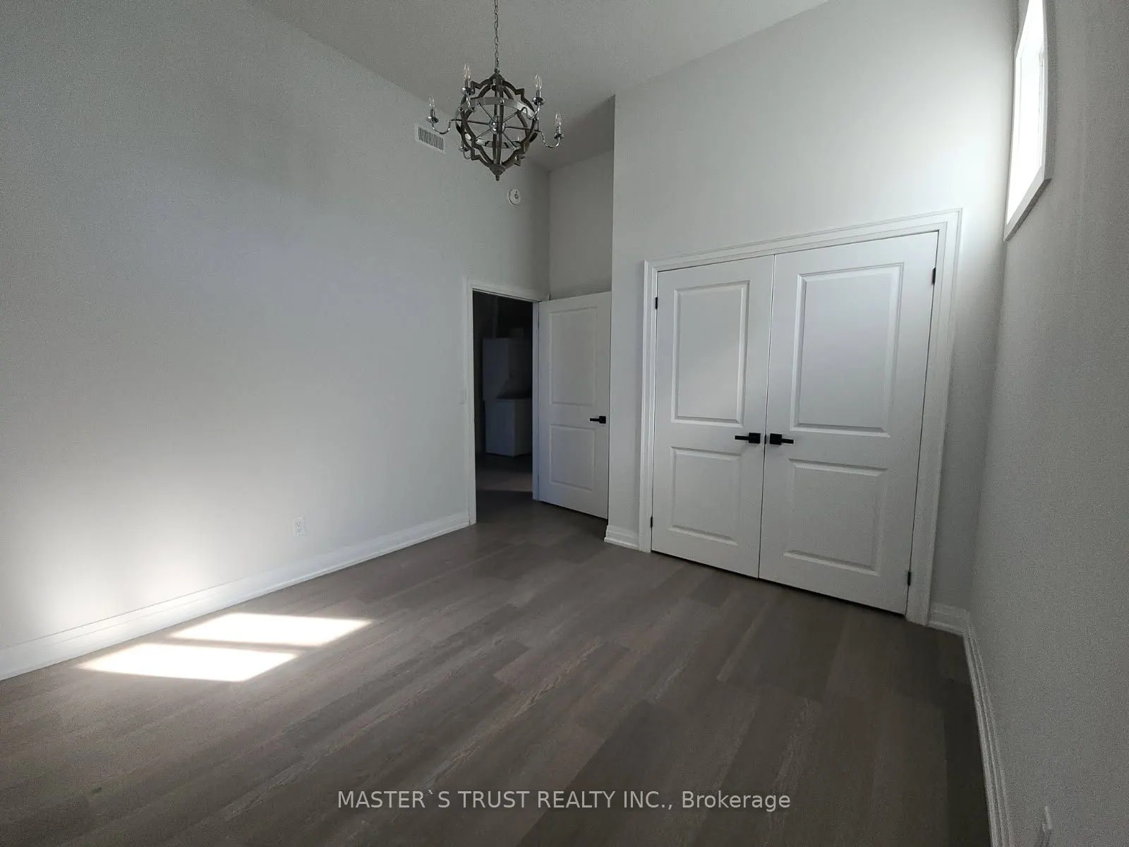 54 Main Street S, #3