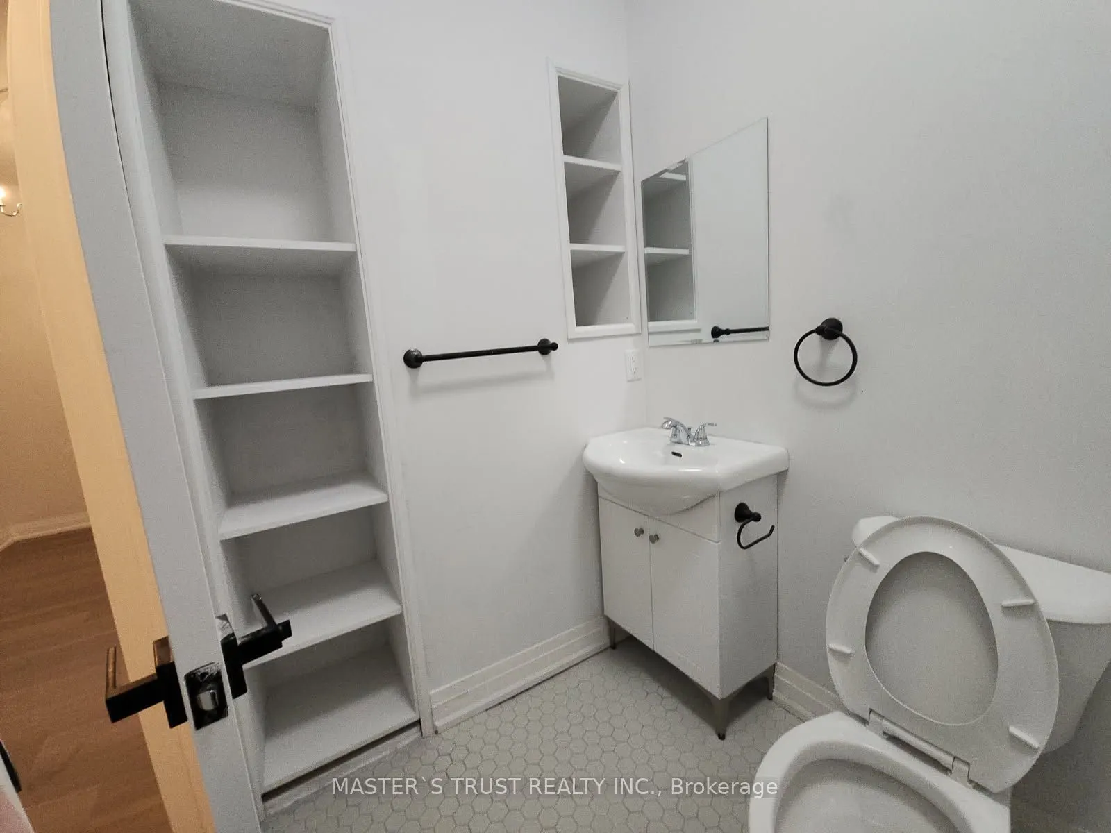 54 Main Street S, #2