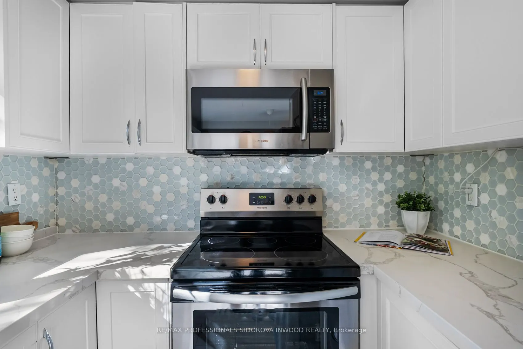 106 Lucena Crescent