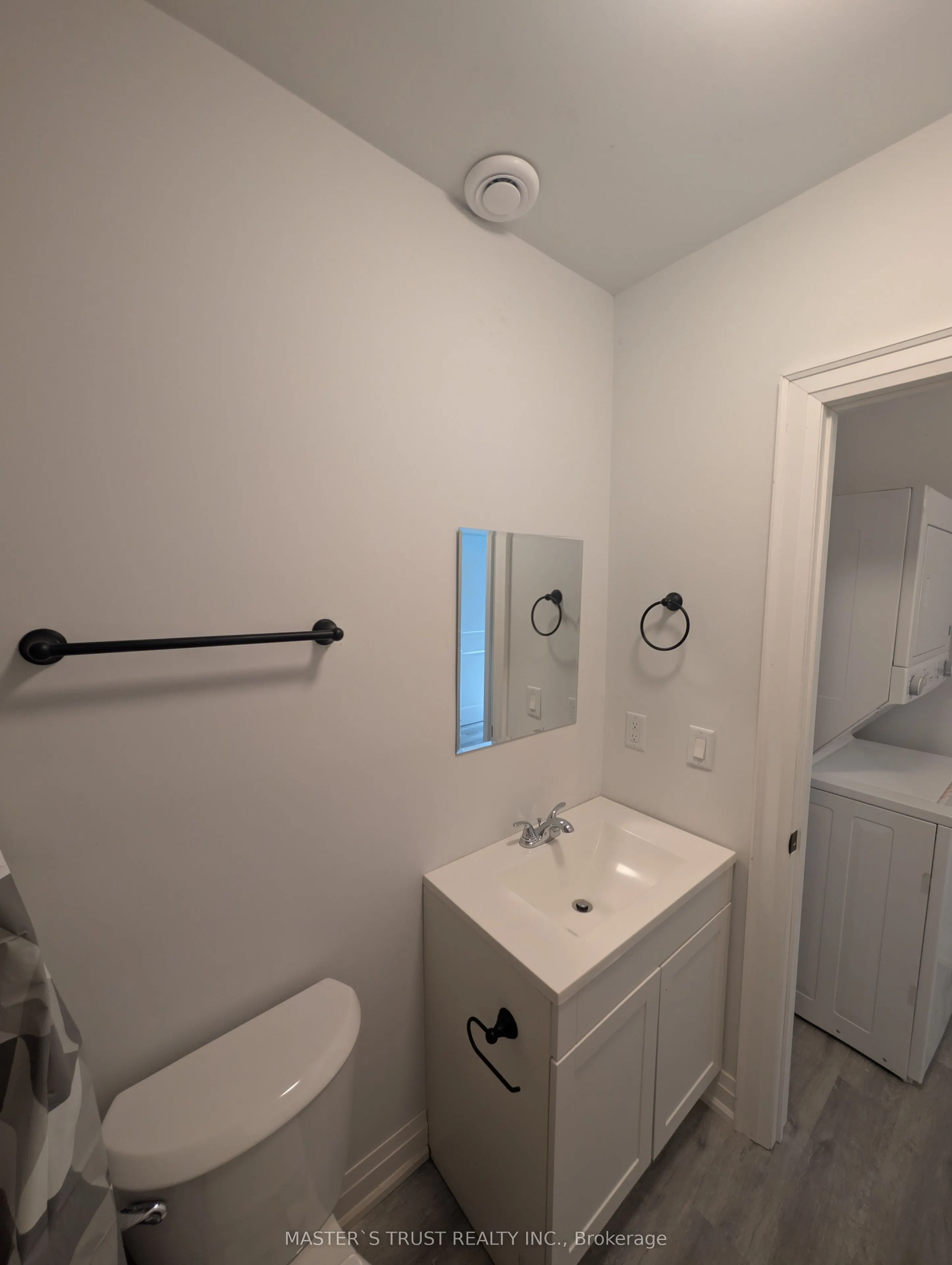 54 Main Street S, #4