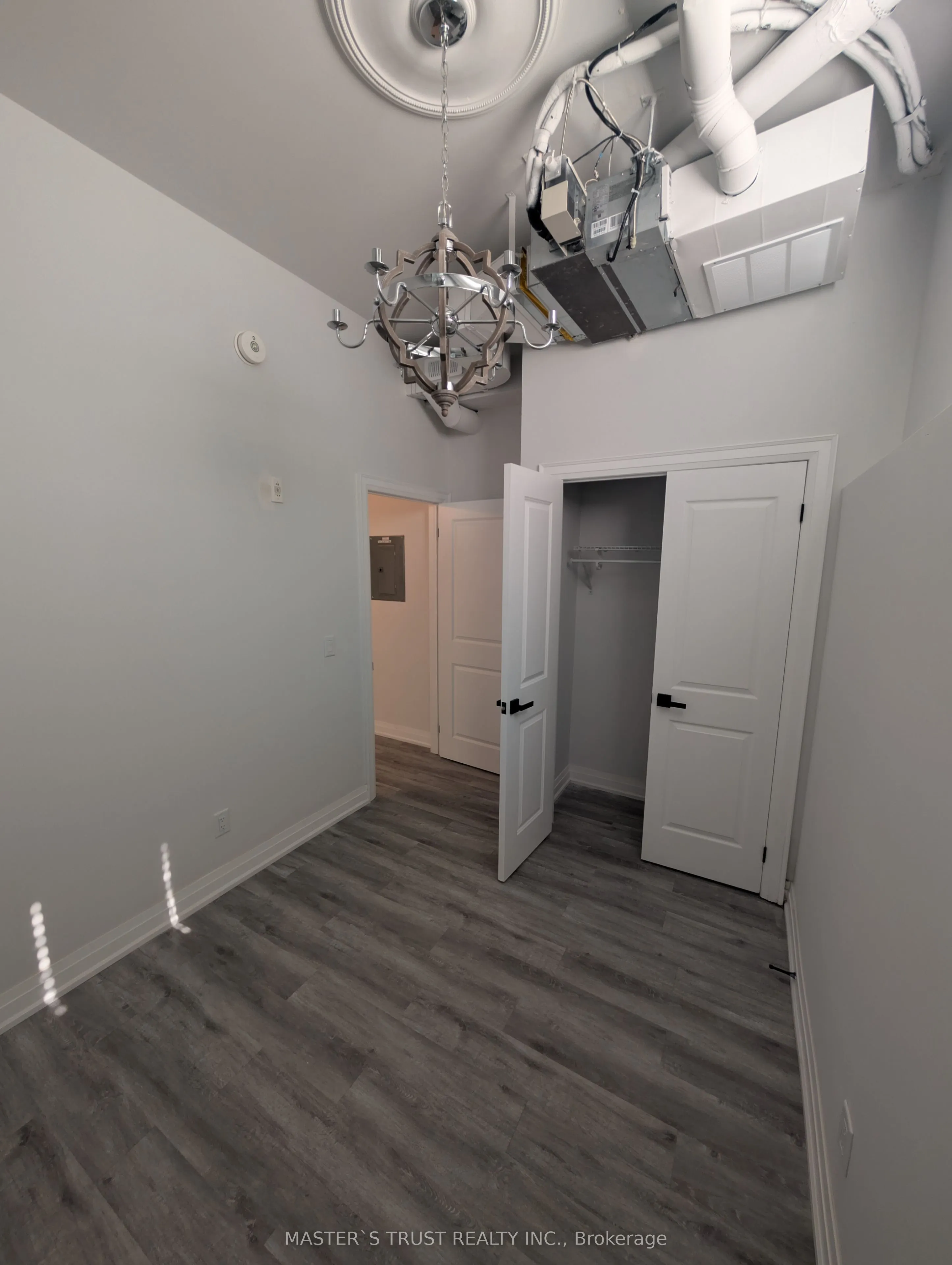 54 Main Street S, #5