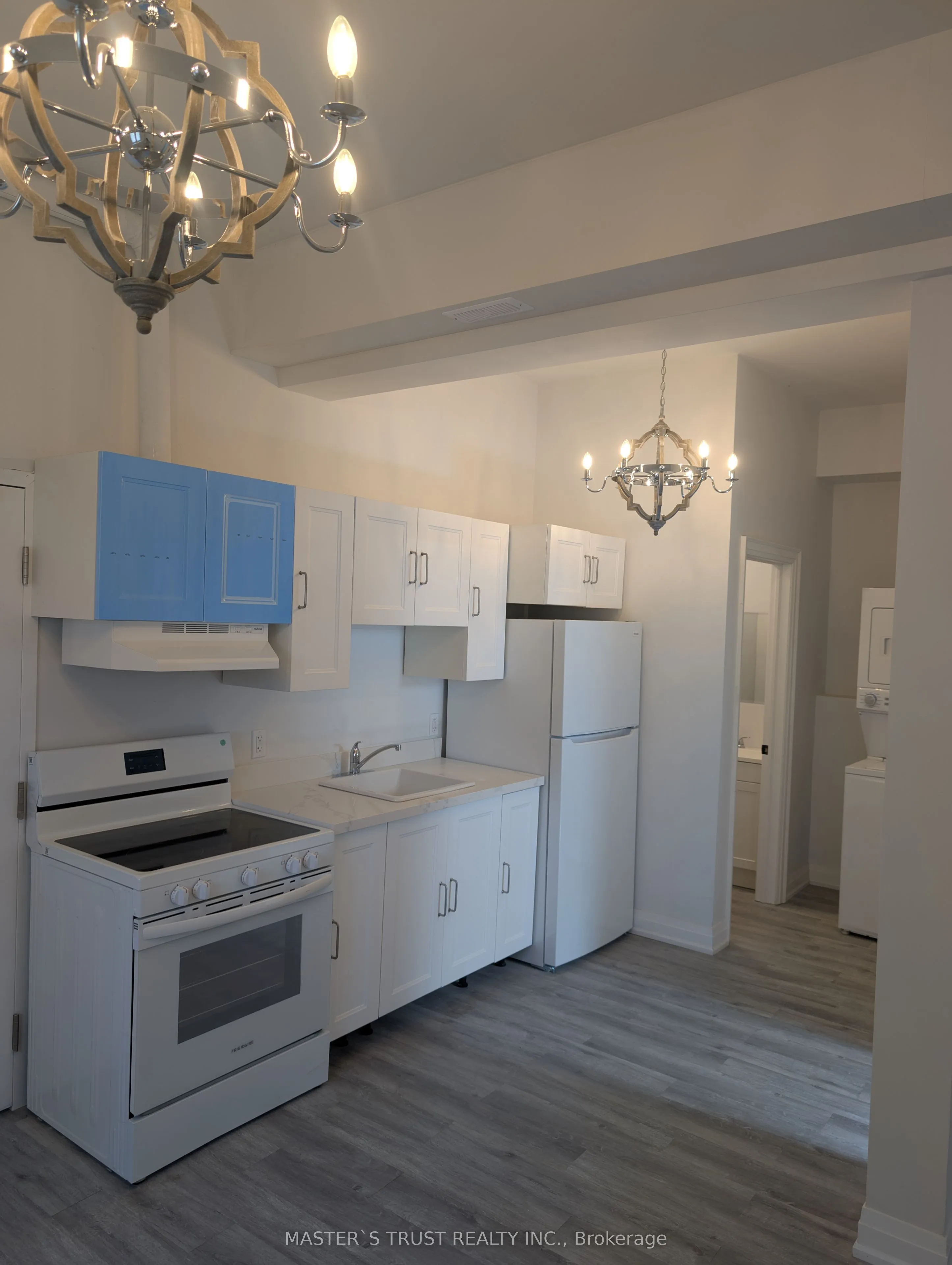 54 Main Street S, #5