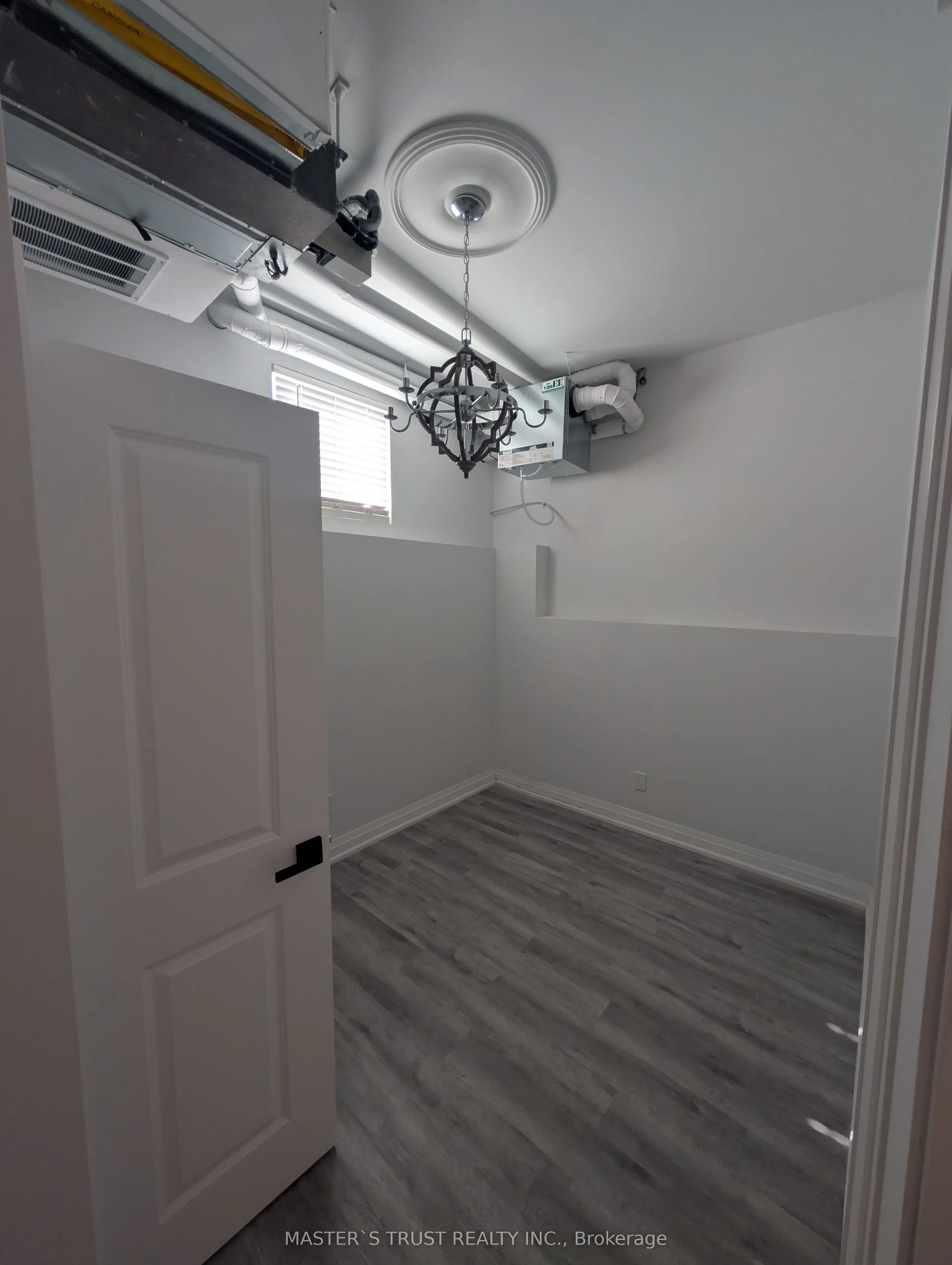 54 Main Street S, #5