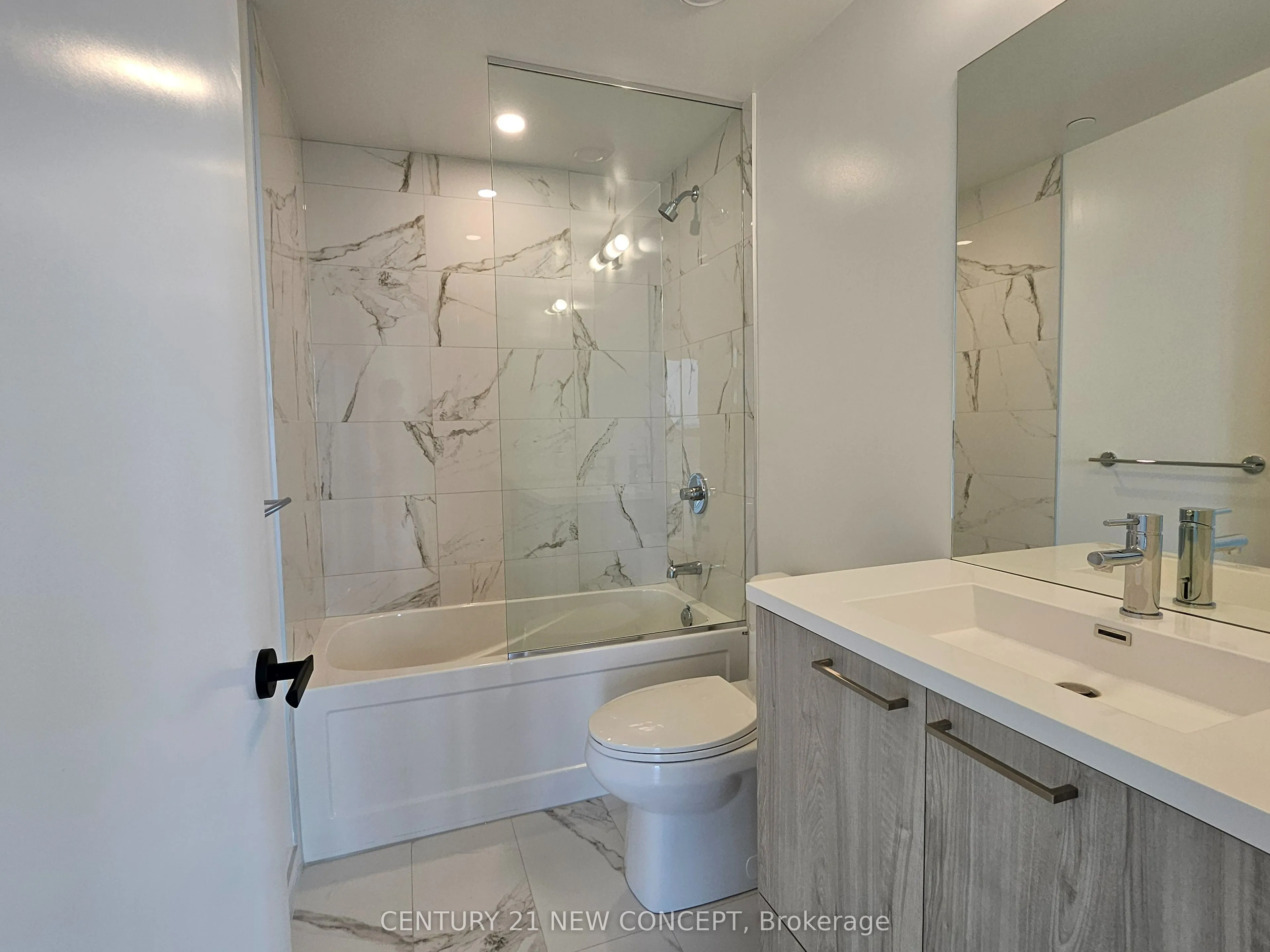 225 commerce Street, #4106
