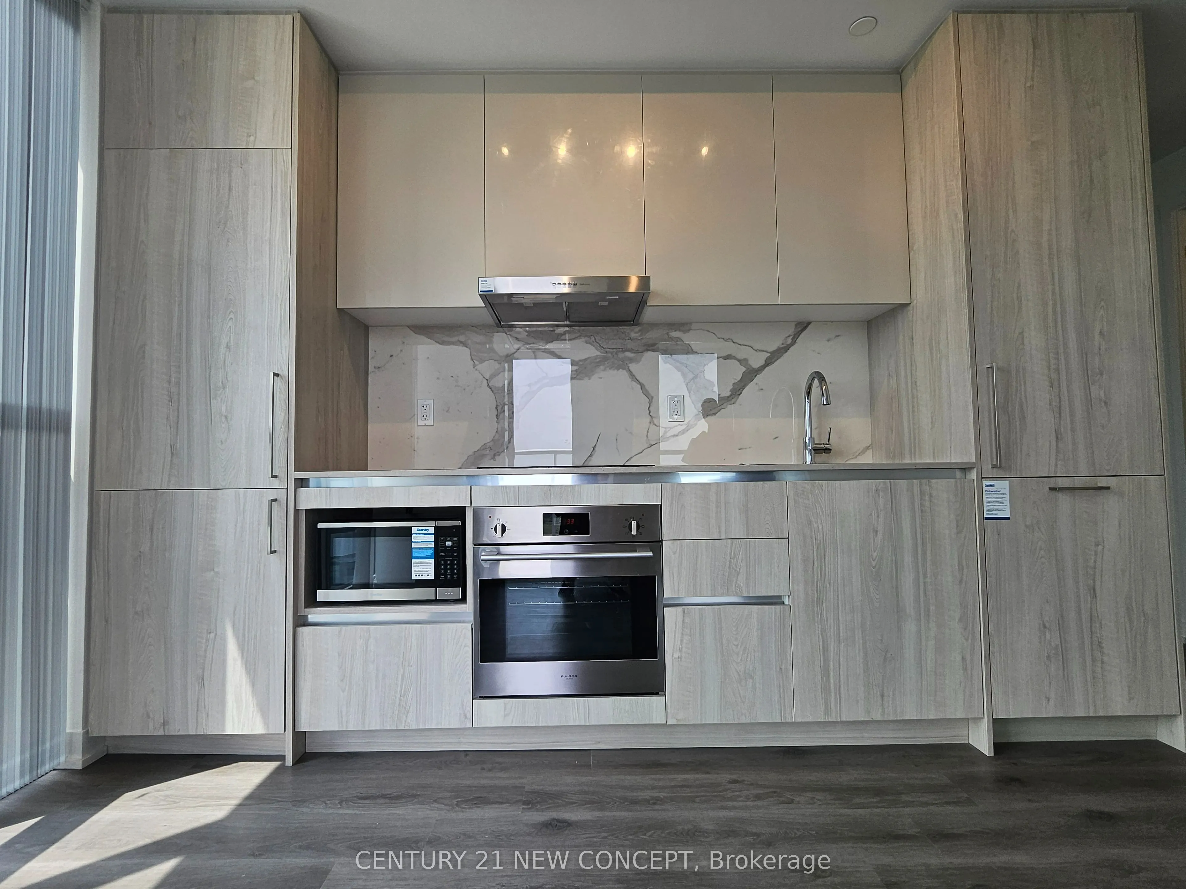 225 commerce Street, #4106